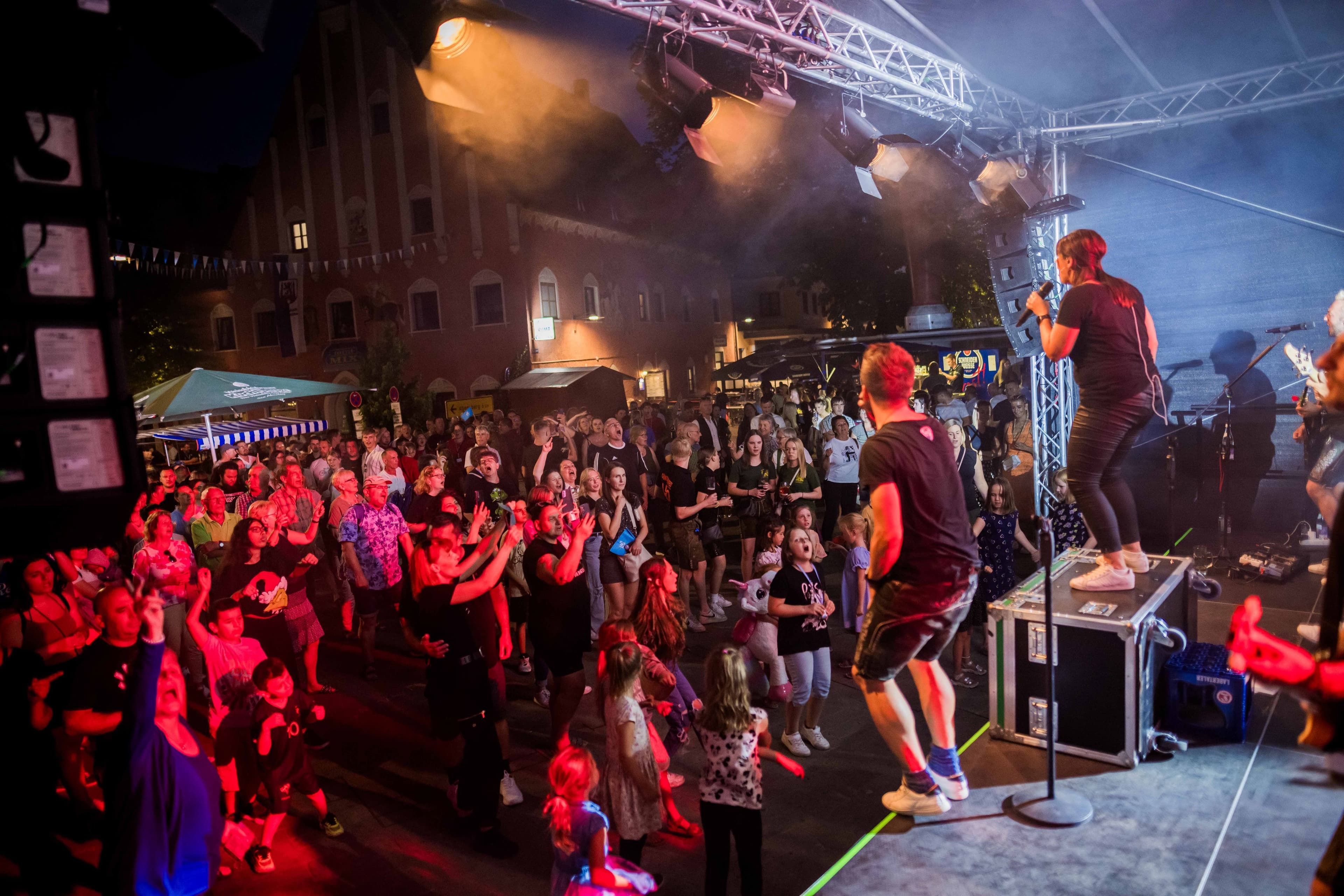 Neustadt an der Donau feiert Stadtfest 2025 | Symbolbild