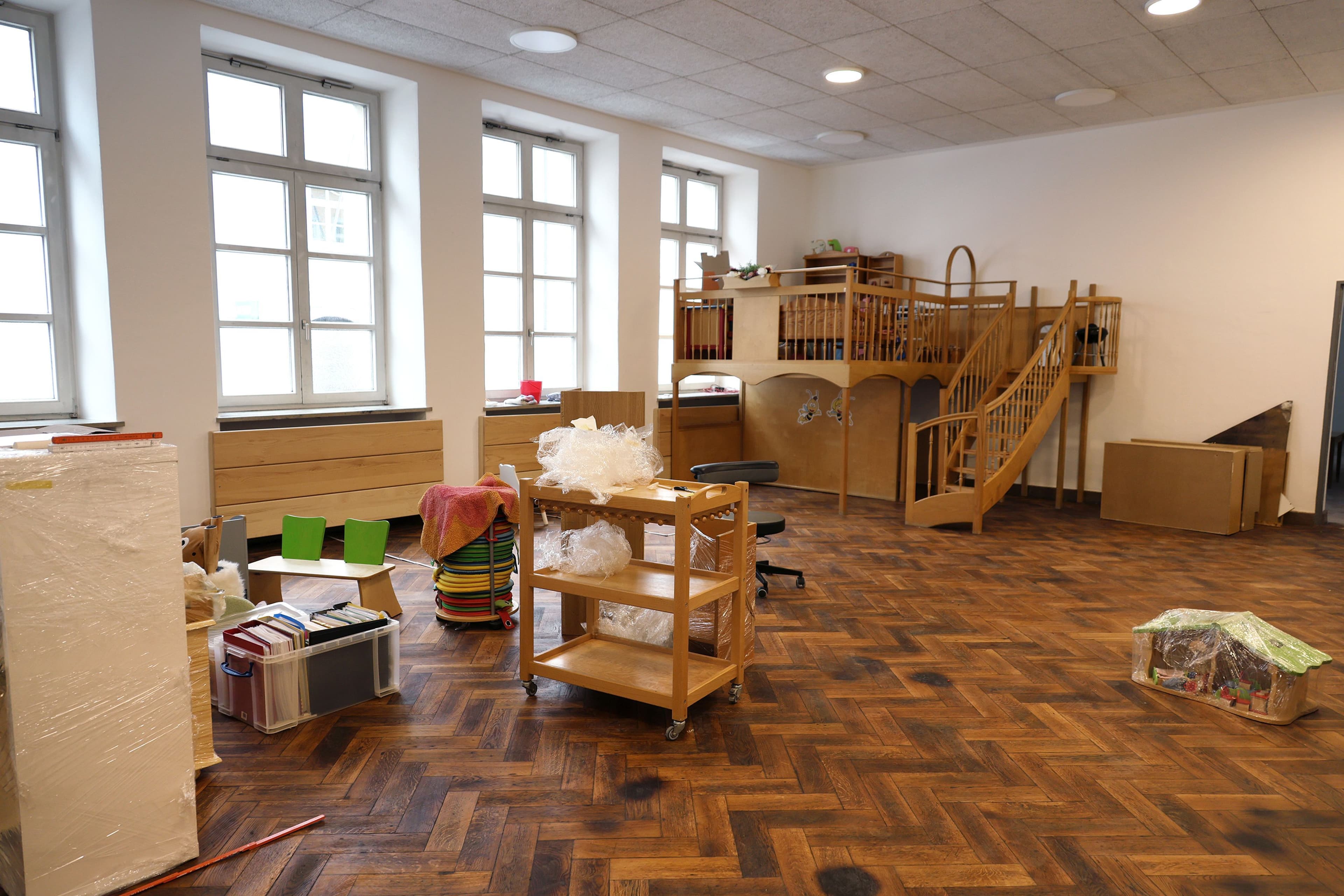 Schlüsselübergabe an den Caritas-Kindergarten St. Margaret in der ehemaligen Martinsschule.