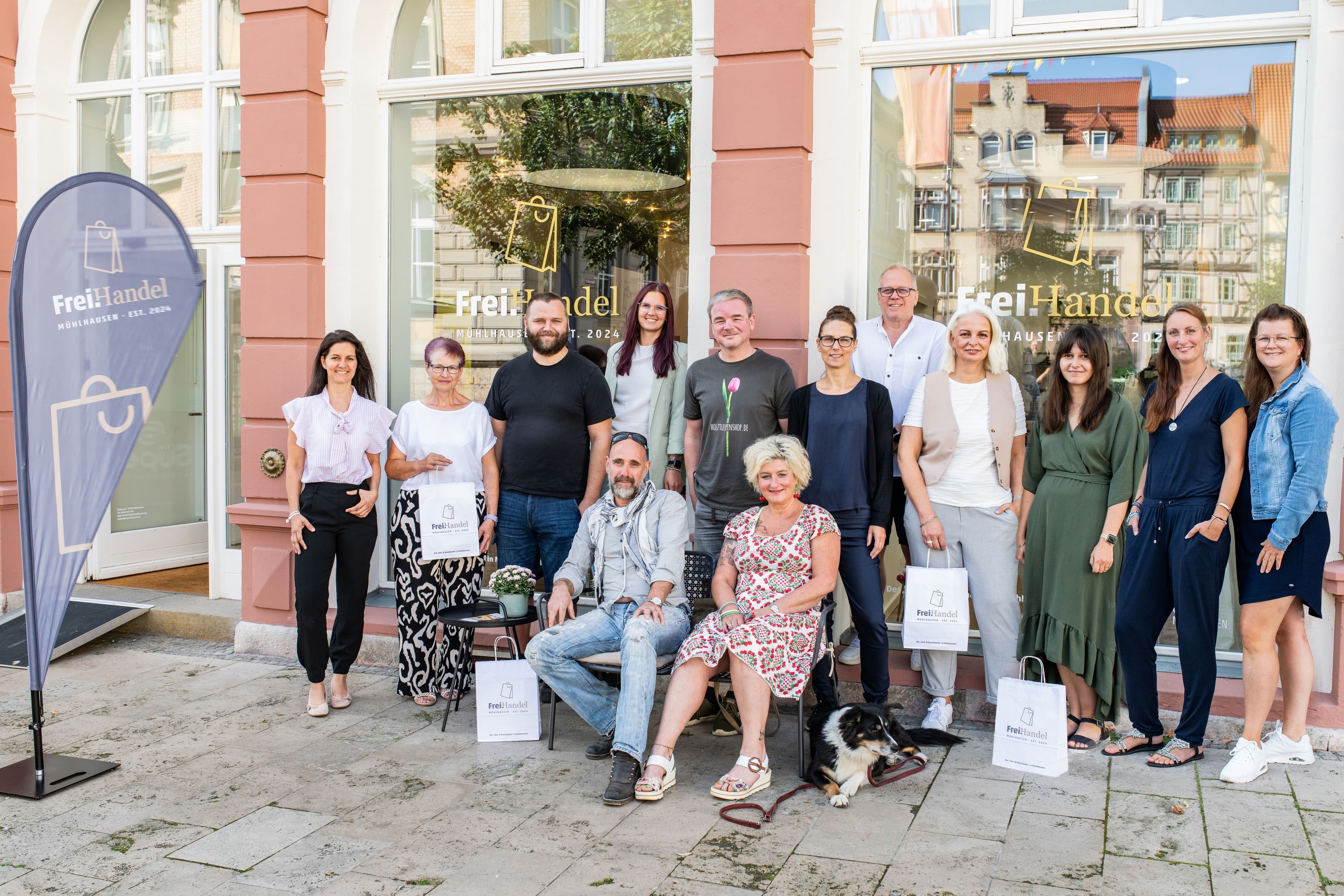Der Test- und Tauschladen Frei.Handel in Mühlhausen hat sich als Plattform für kreative und nachhaltige Produkte etabliert und zieht zahlreiche Besucher an.
