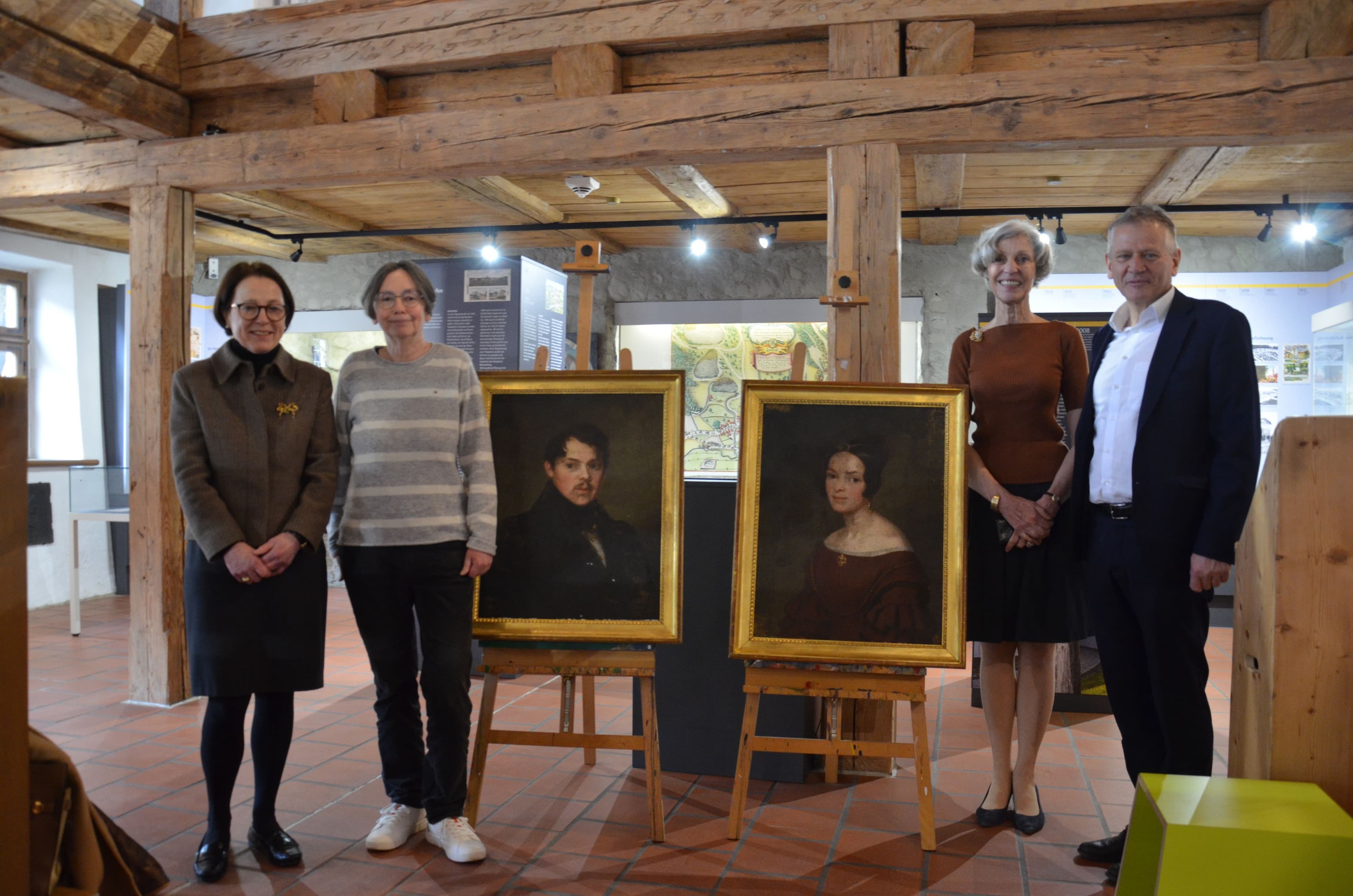 Das Museum im Bock in Leutkirch präsentiert zwei wertvolle Stirnbrand-Portraits, die ein historisches Leutkircher Paar zeigen.