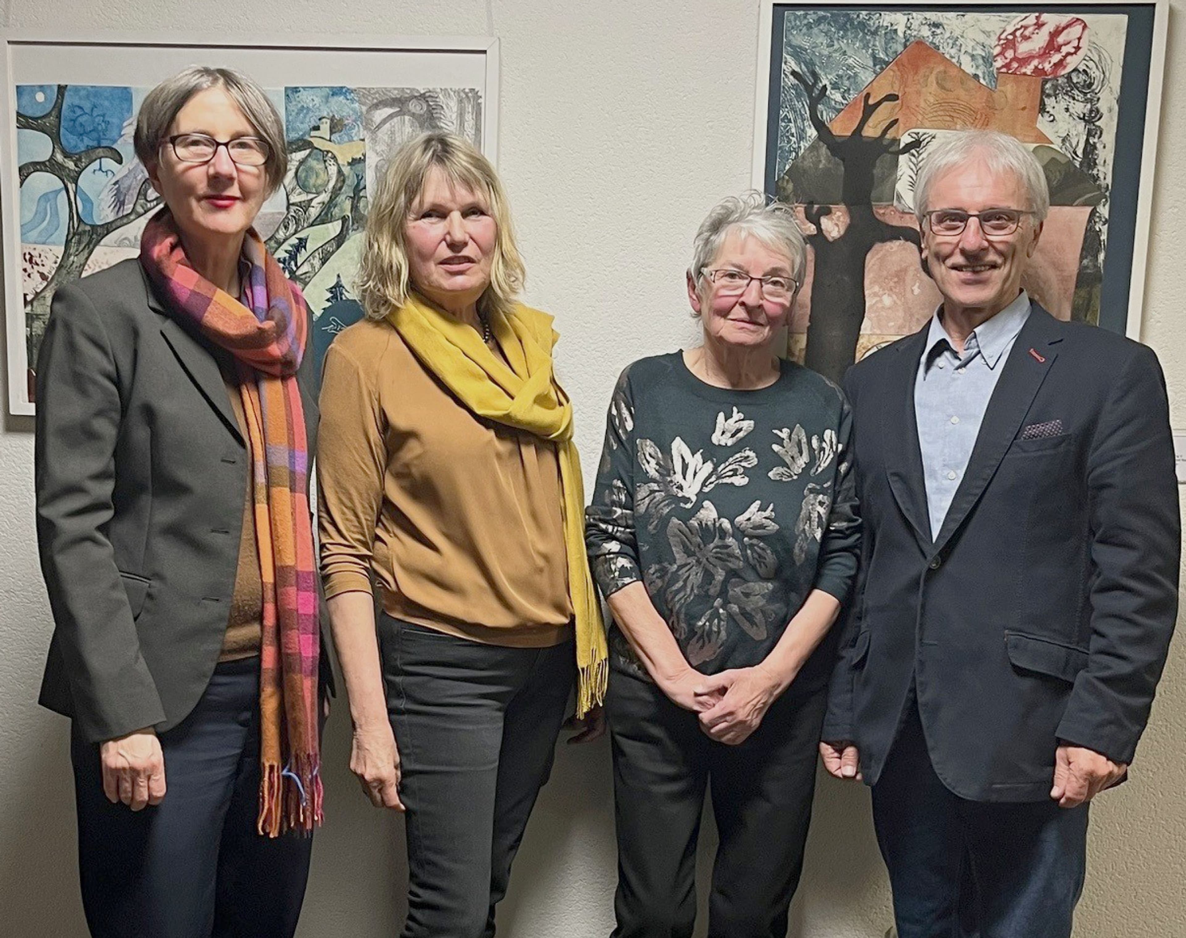 Ausstellungseröffnung "Bausteine" mit Eva-Maria Kohl und Gästen in der Rathausgalerie.