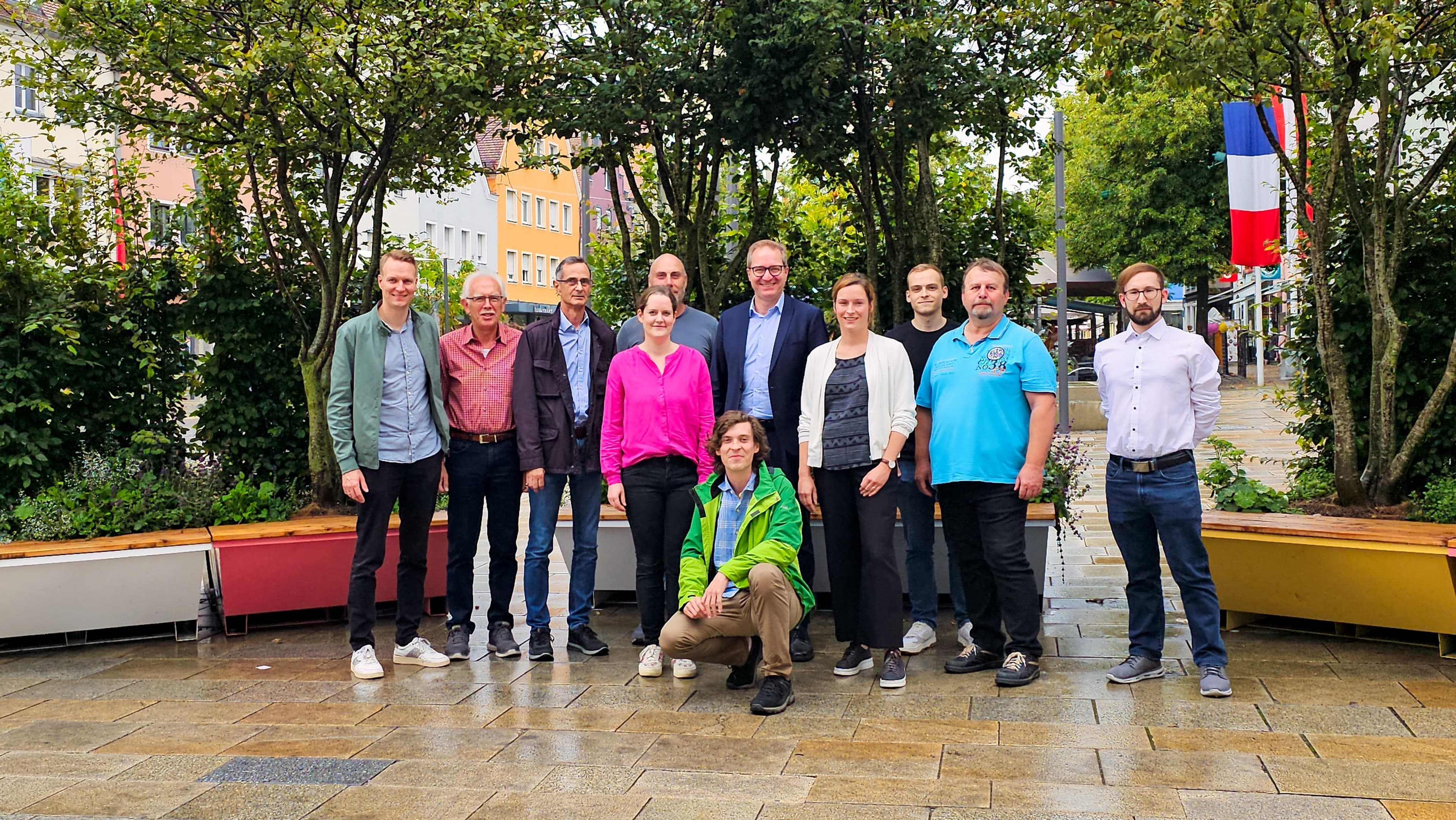 Die Mitglieder des neuen Umweltbeirats mit OB Ochsenkühn und Klimaanpassungsmanager Köhler.