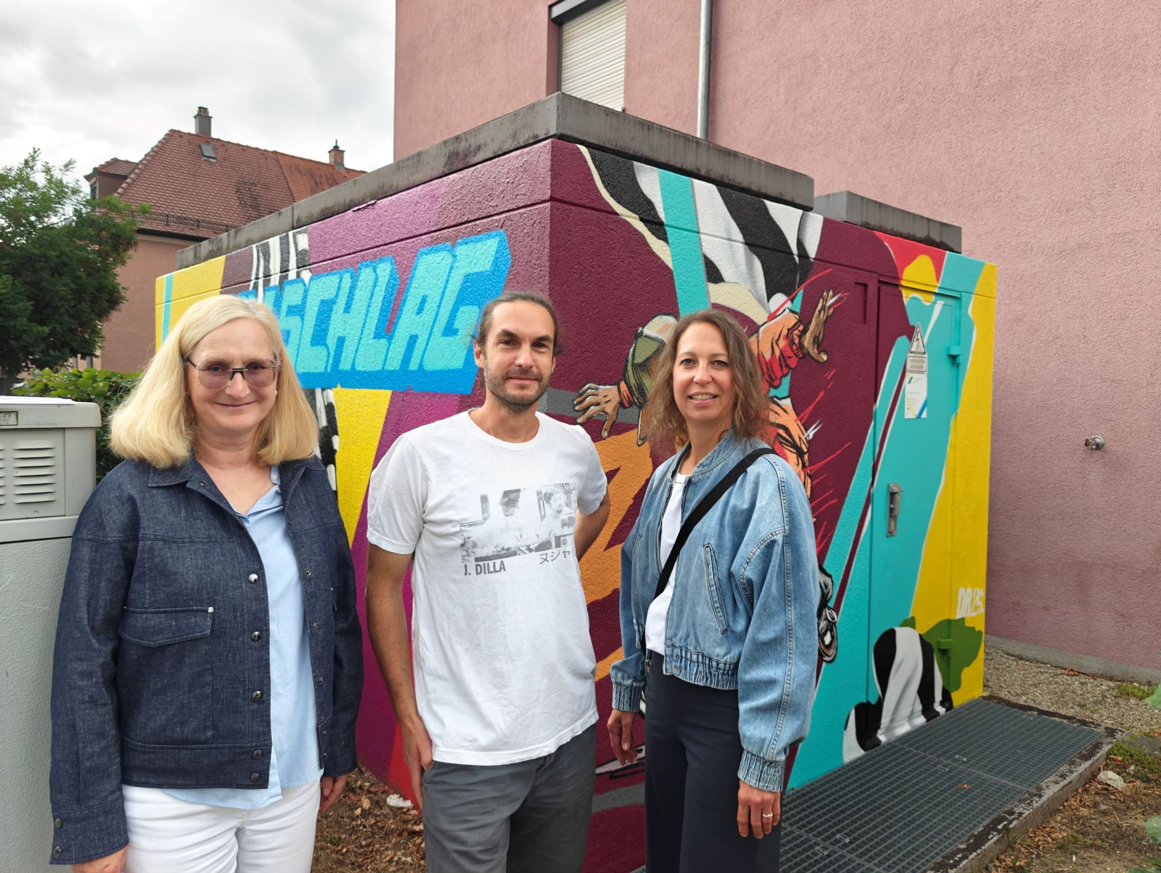 Graffiti-Projekt am Hallschlag als Zeichen für Jugend und Vielfalt, Foto im Anhang.