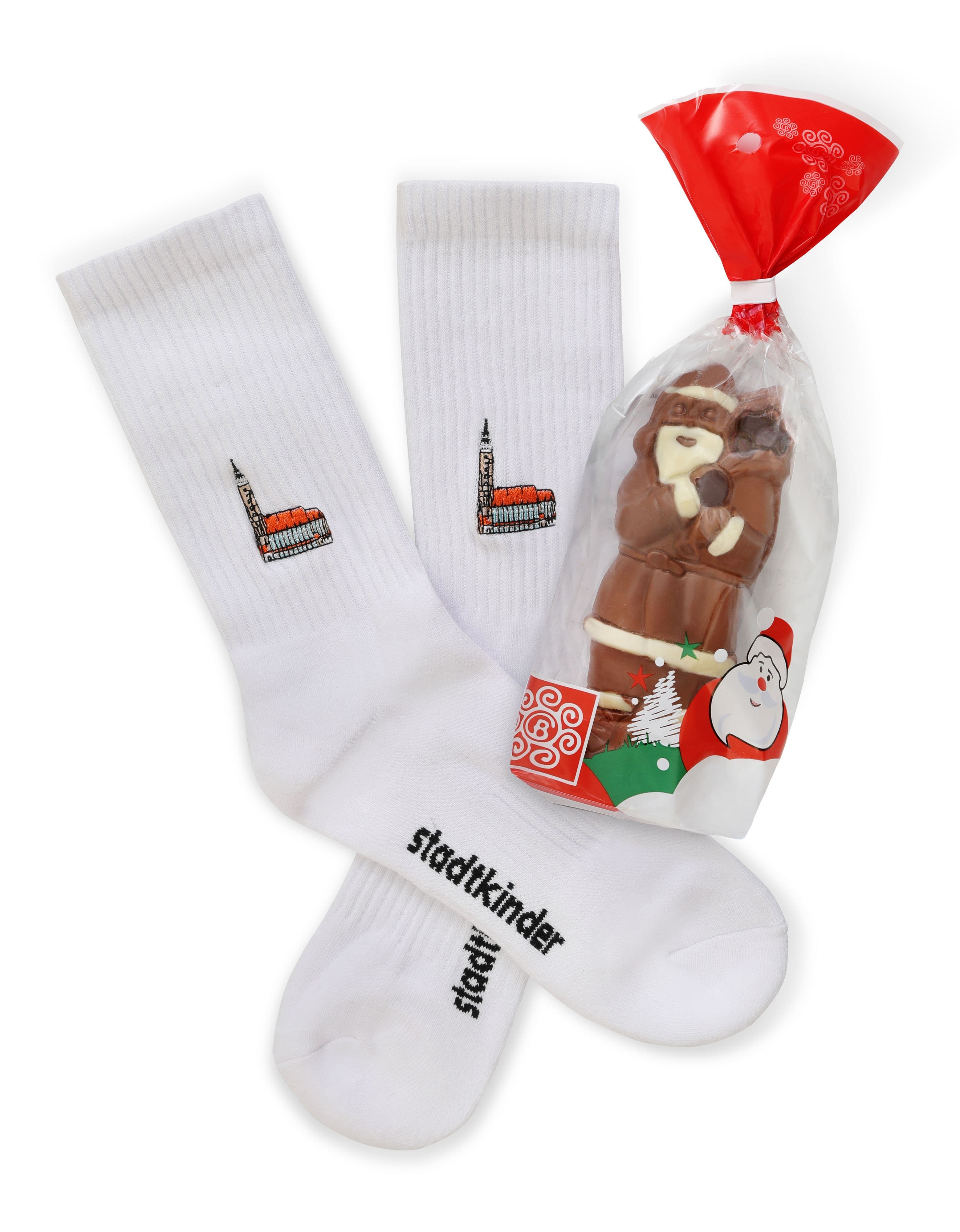 Das limitierte Paket aus Landshut-Socken und Schokonikolaus ist für nur 5,90 Euro erhältlich.