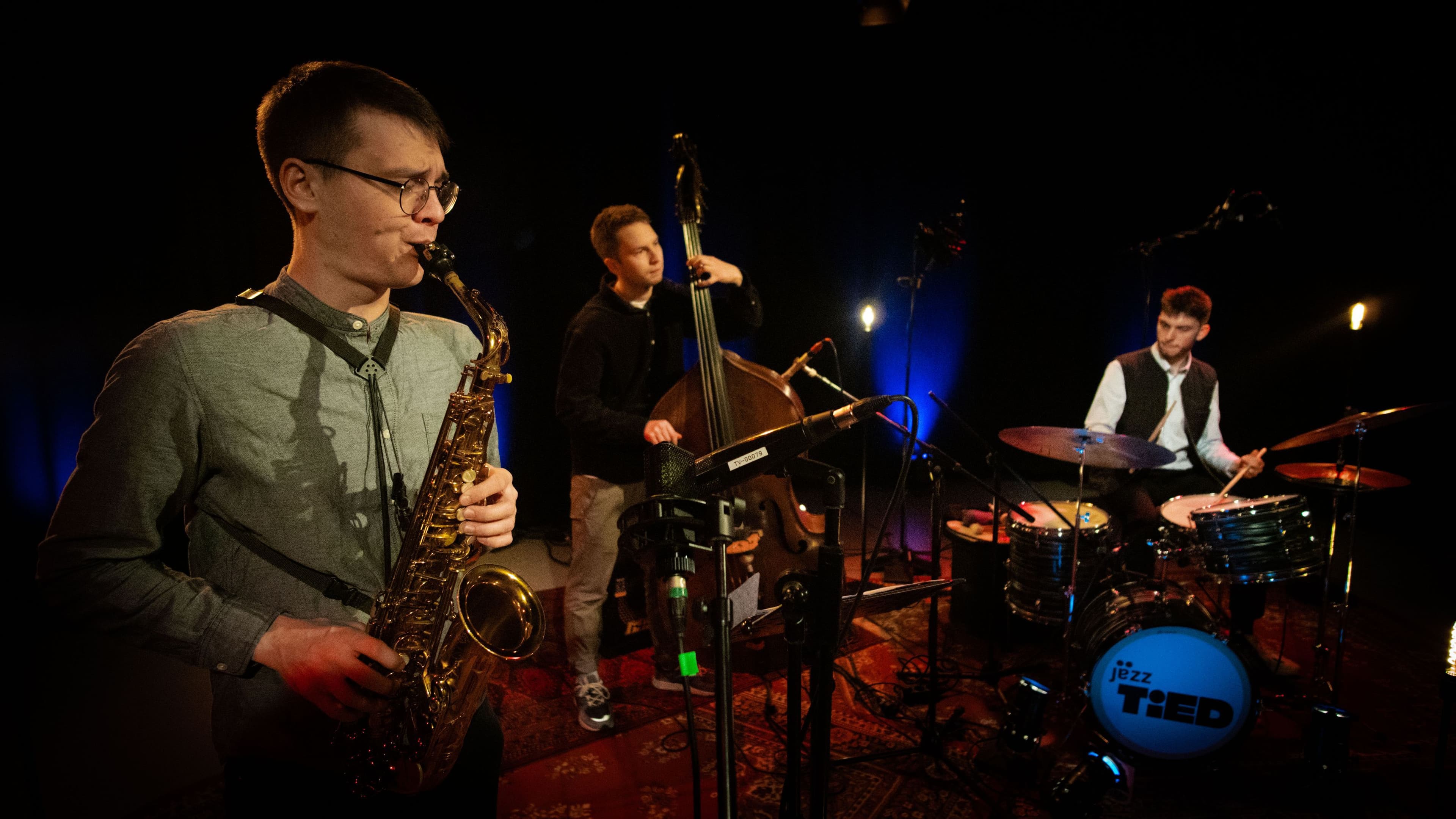 Das Paul Beskers Trio tritt am 15.11.2025 im Kommunalen Kino guckloch in Donaueschingen auf.