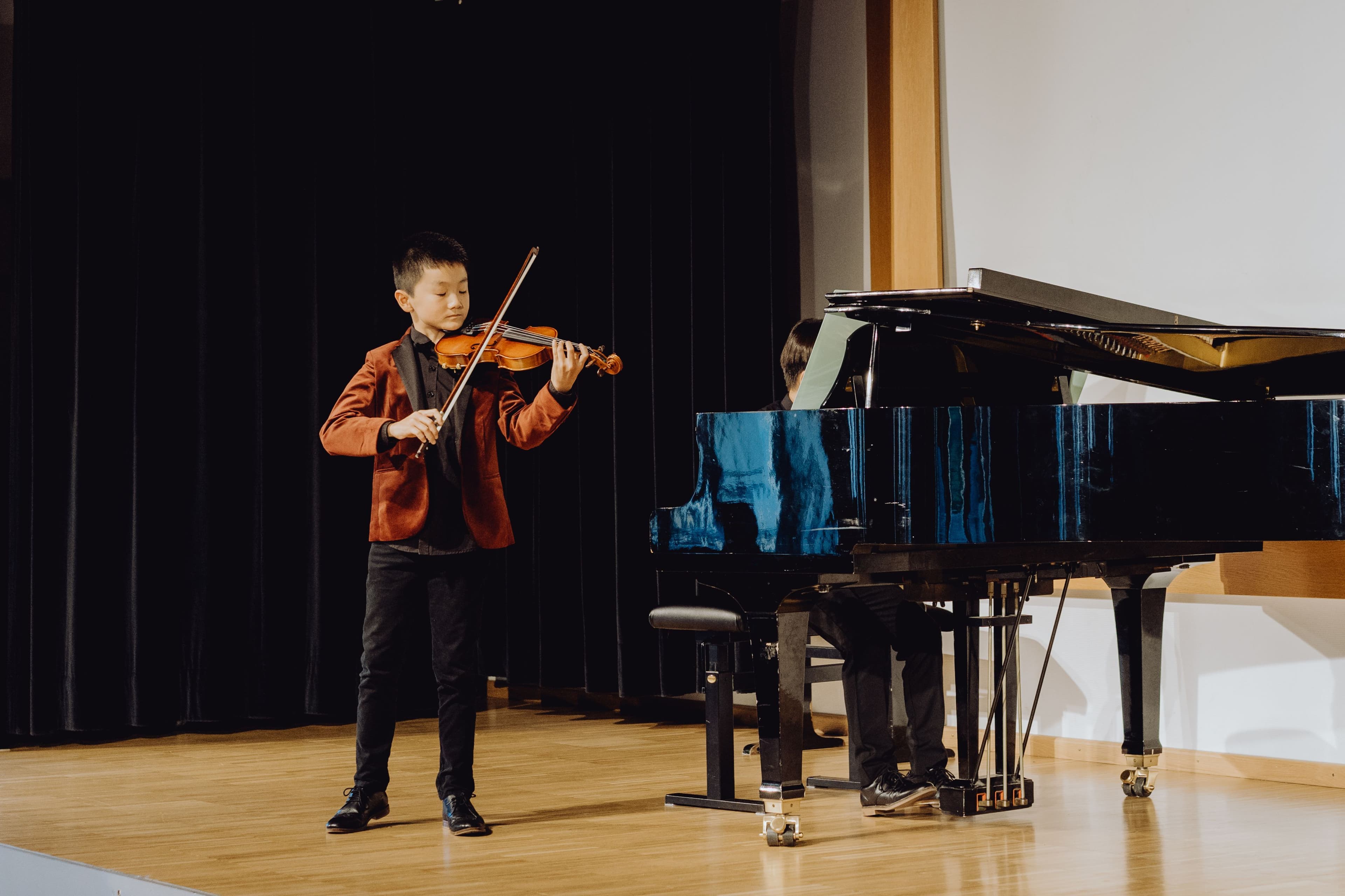 Die Stadt Bad Dürkheim lädt zum 40. Karel Kunc Musikwettbewerb ein, einem jährlichen Wettbewerb für Kinder und Jugendliche.