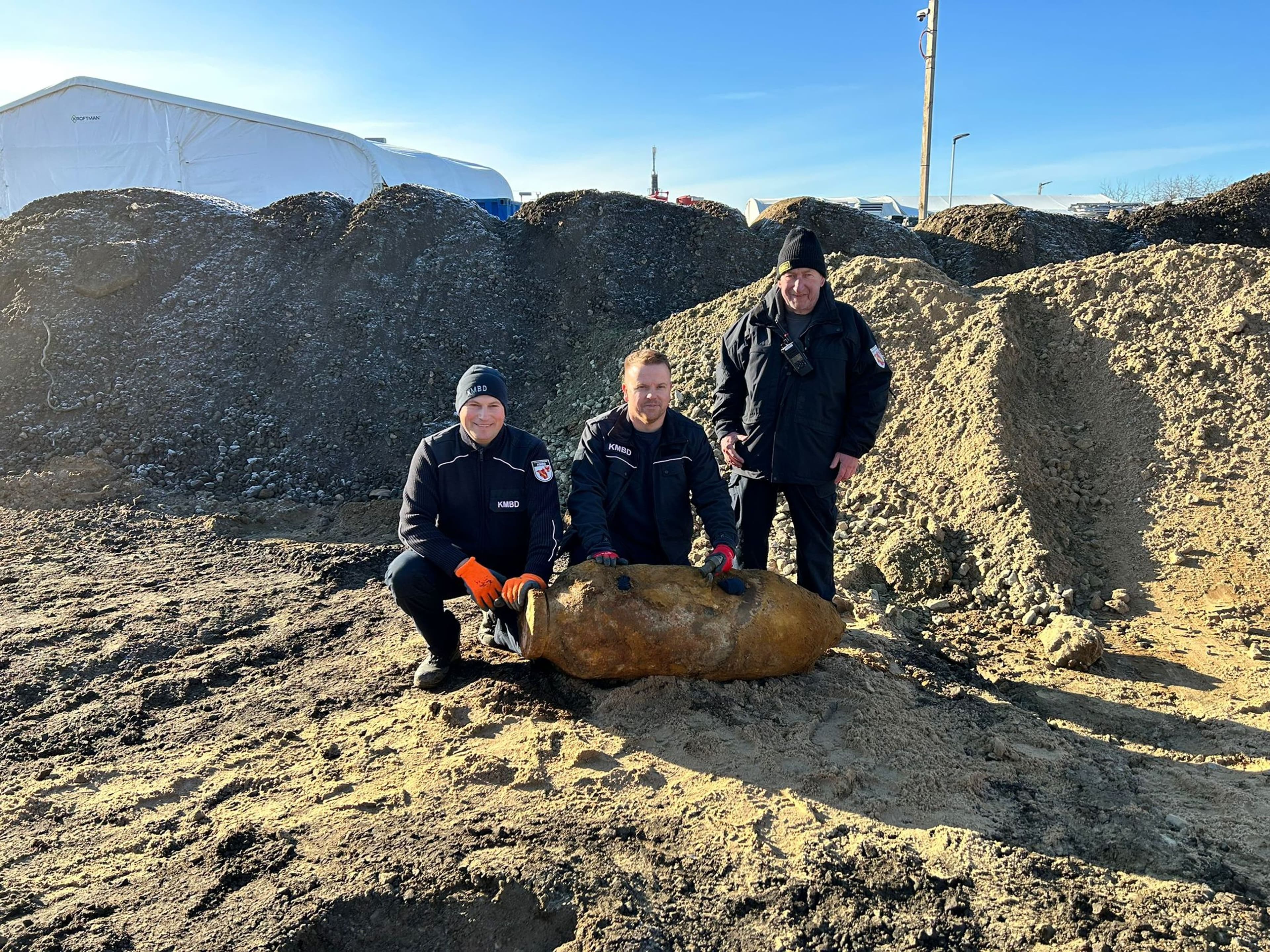 Fotos zur erfolgreichen Bombenentschärfung und zu Baumfällungen im Ortsteil Branitz.