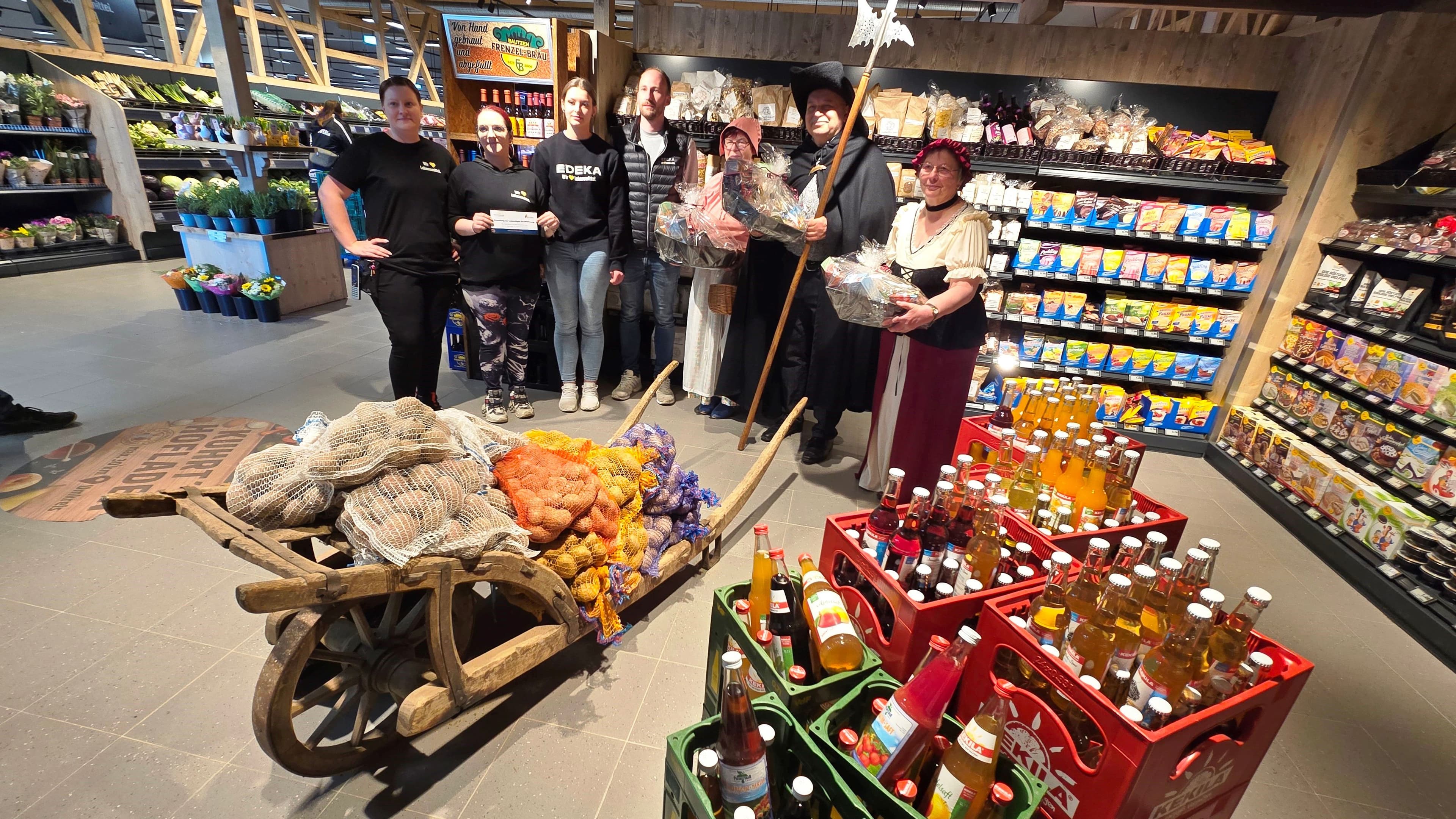 Die Stadtführer Gudrun Büchler, Gottfried Brückner und Christine Bä wurden für ihr Engagement gewürdigt.