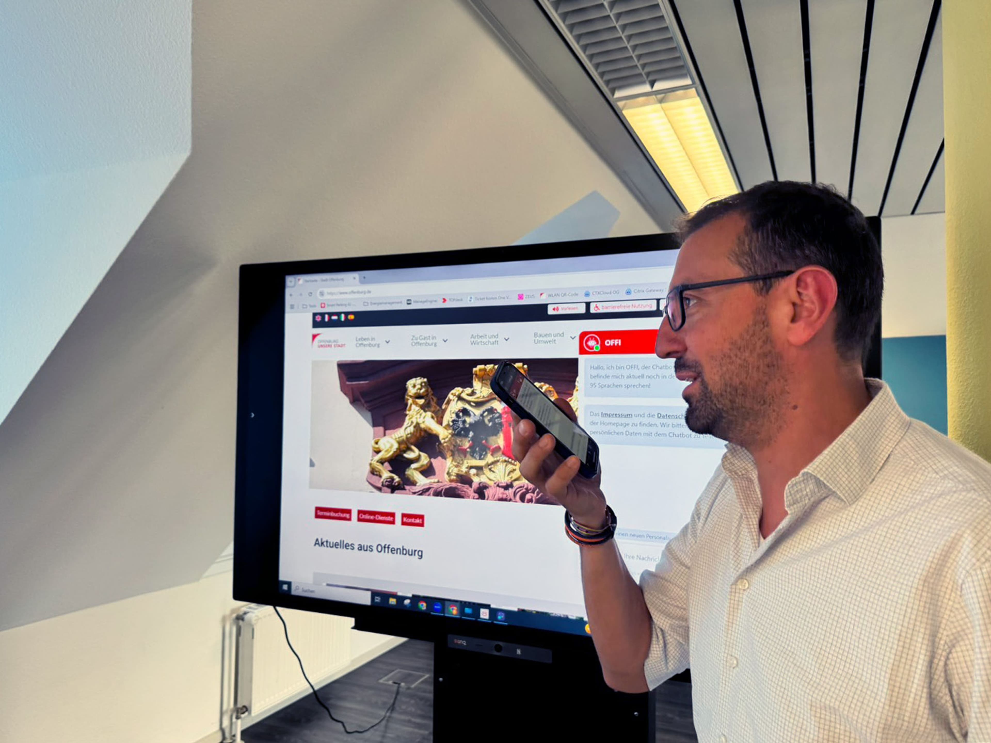 Projektleiter Digitalisierung Jean-Christophe Gay nutzt OFFI mit der Sprachfunktion.