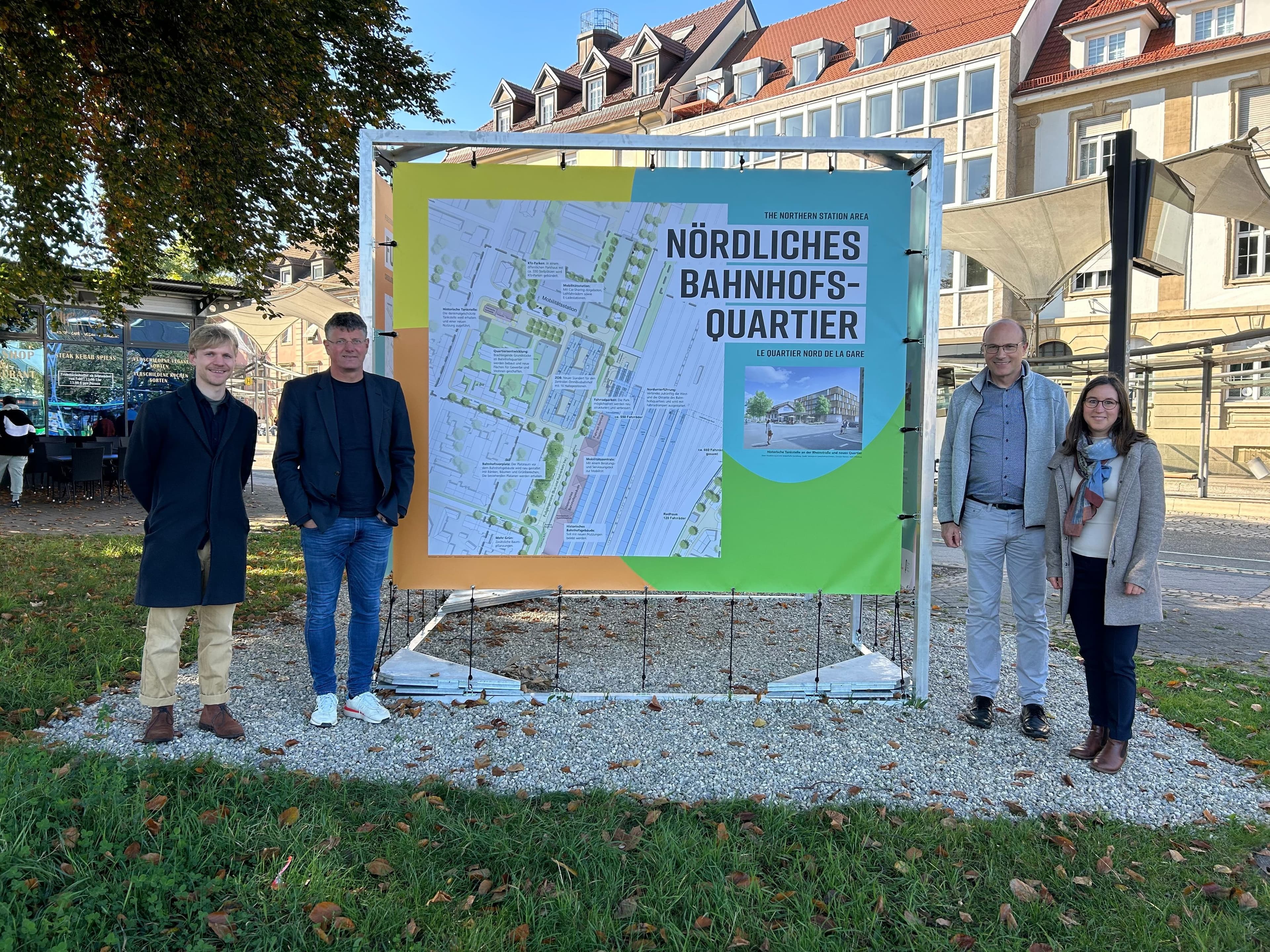 Präsentation der Infowürfel zur Quartiersentwicklung am Bahnhof und im Bereich Mühlbach.