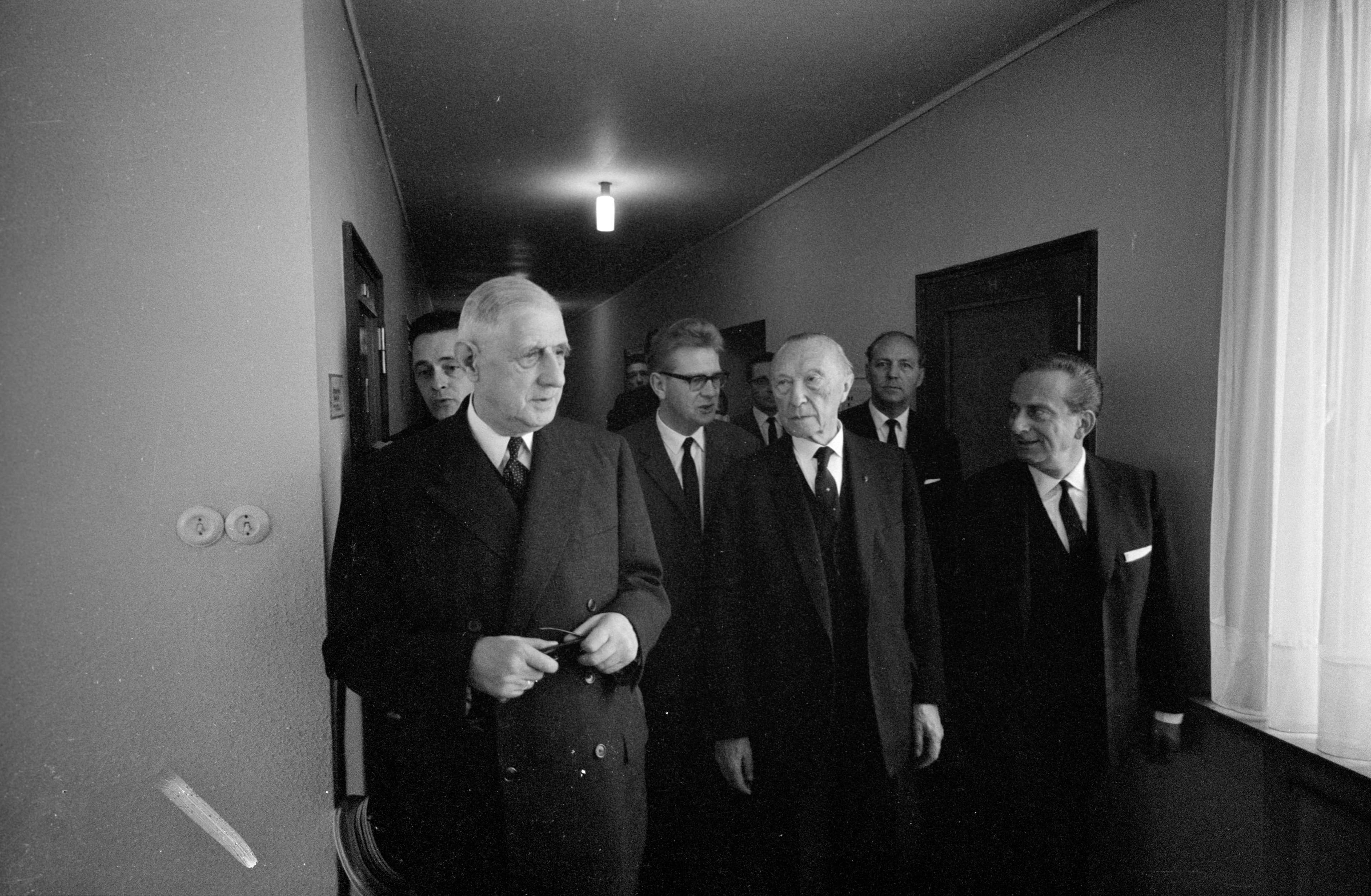 De Gaulle und Adenauer als Hauptfiguren der Ausstellung zur deutsch-französischen Freundschaft., Offizielles Logo der Stadt Freudenstadt als Anhang zur Pressemitteilung.