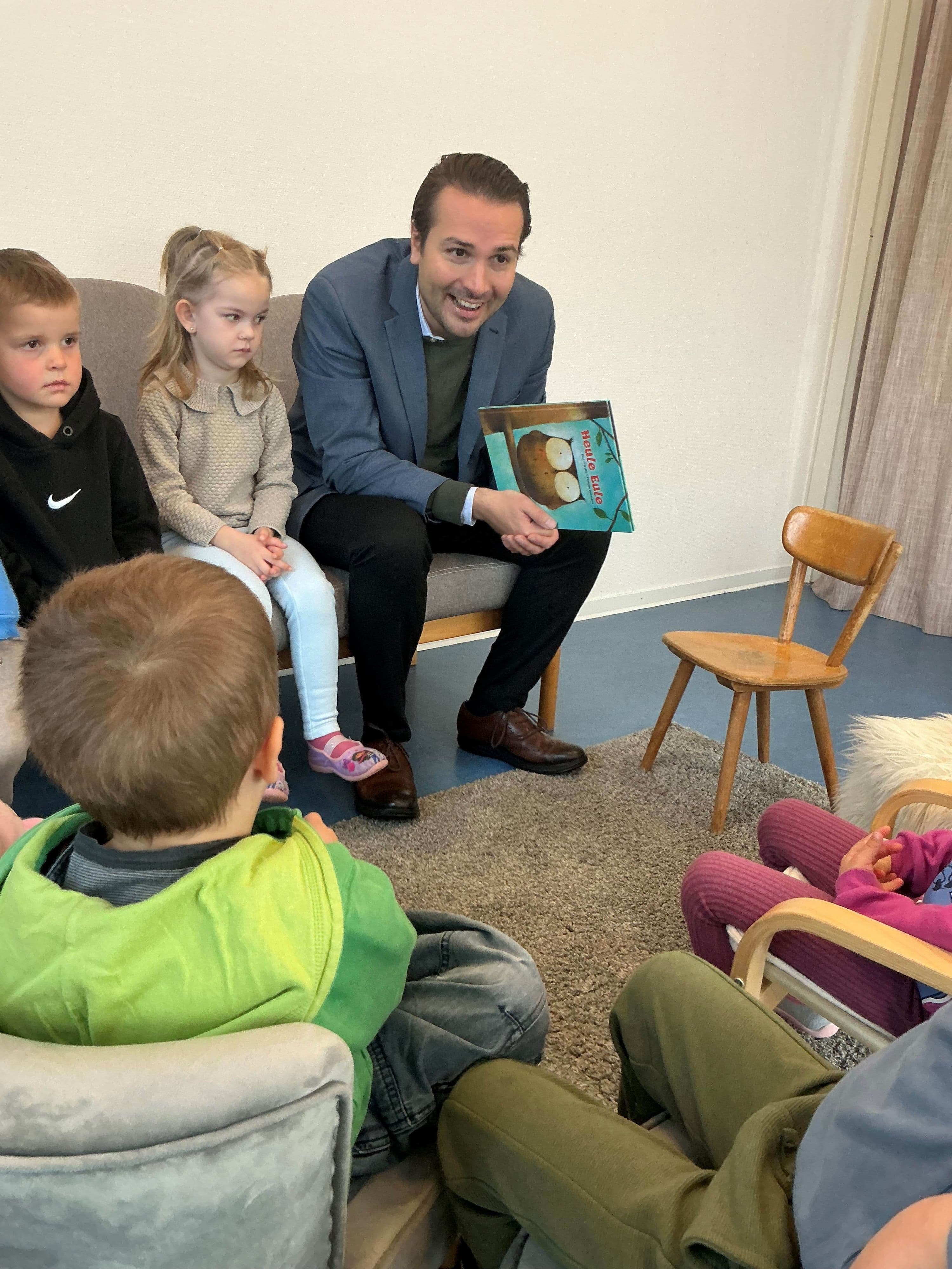 Oberbürgermeister liest im Kindergarten vor | Symbolbild