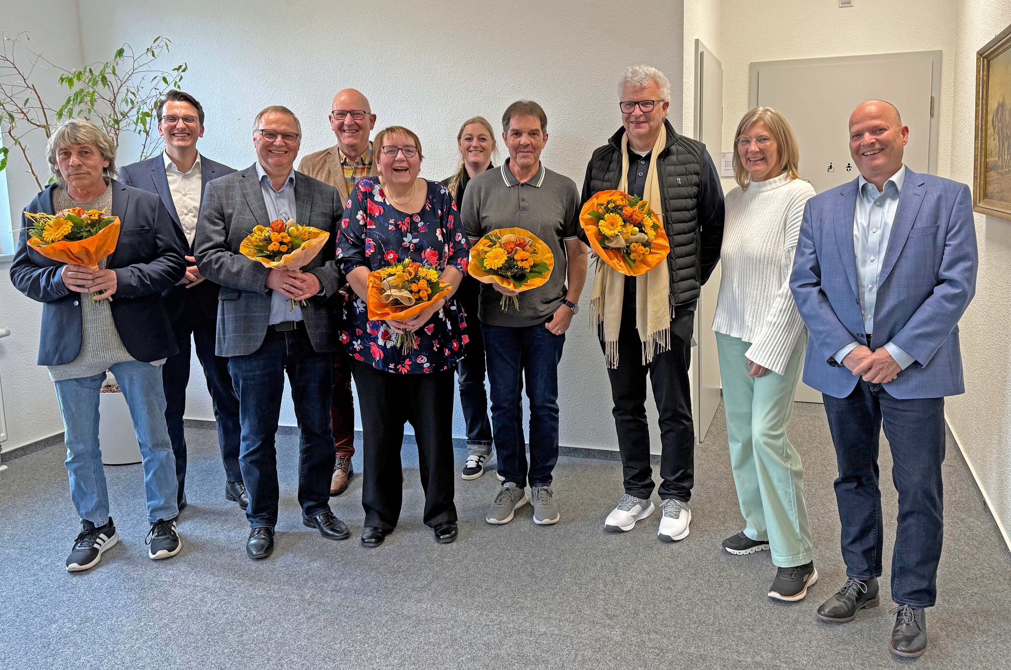 Landrätin Anita Schneider gratulierte den langjährigen Mitarbeitern der Kreisverwaltung zum Ruhestand und dankte ihnen für ihre wertvolle Arbeit.