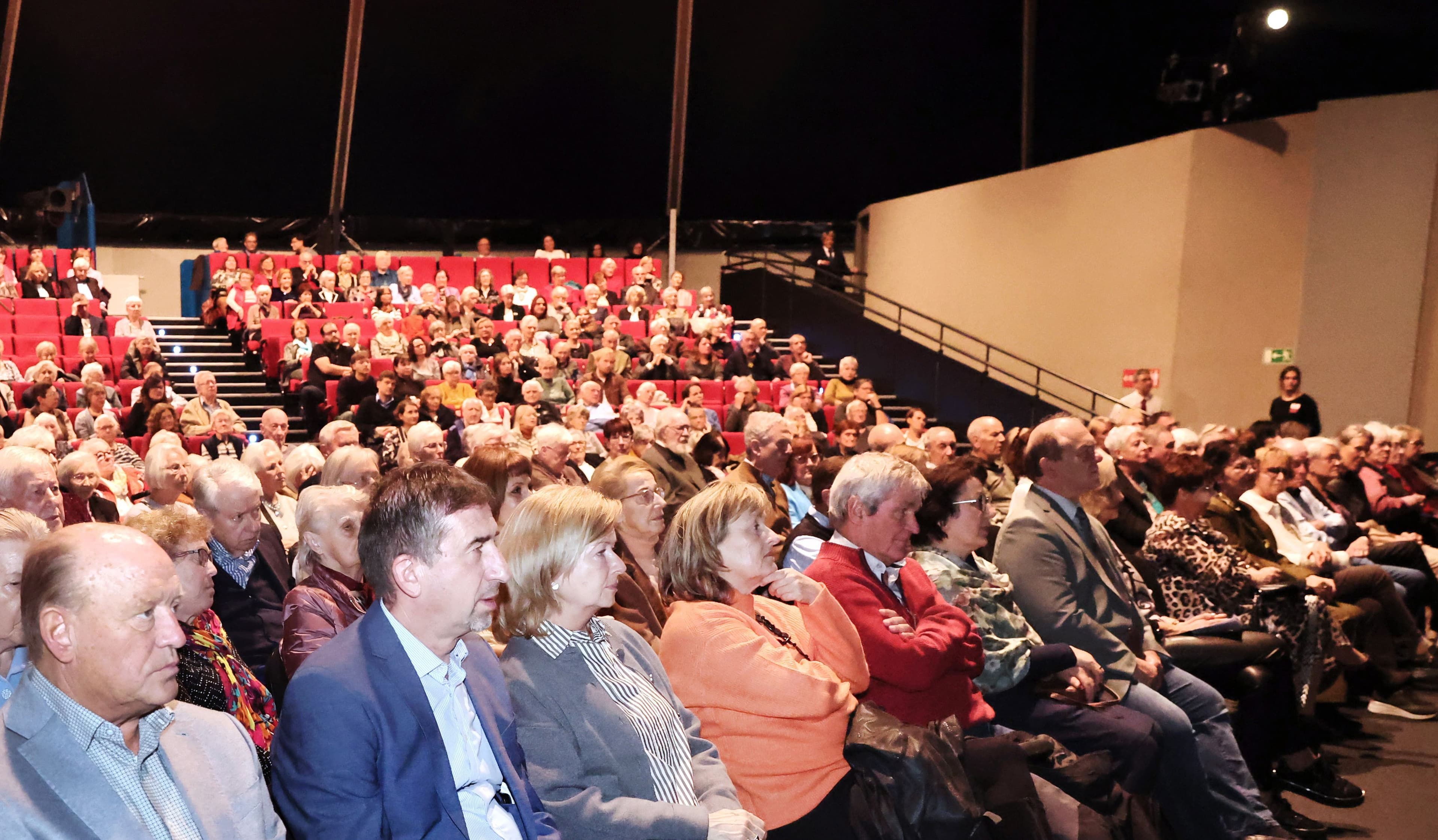 Festliche Operetten-Nacht fĂŒr Landshuts Senioren | Symbolbild