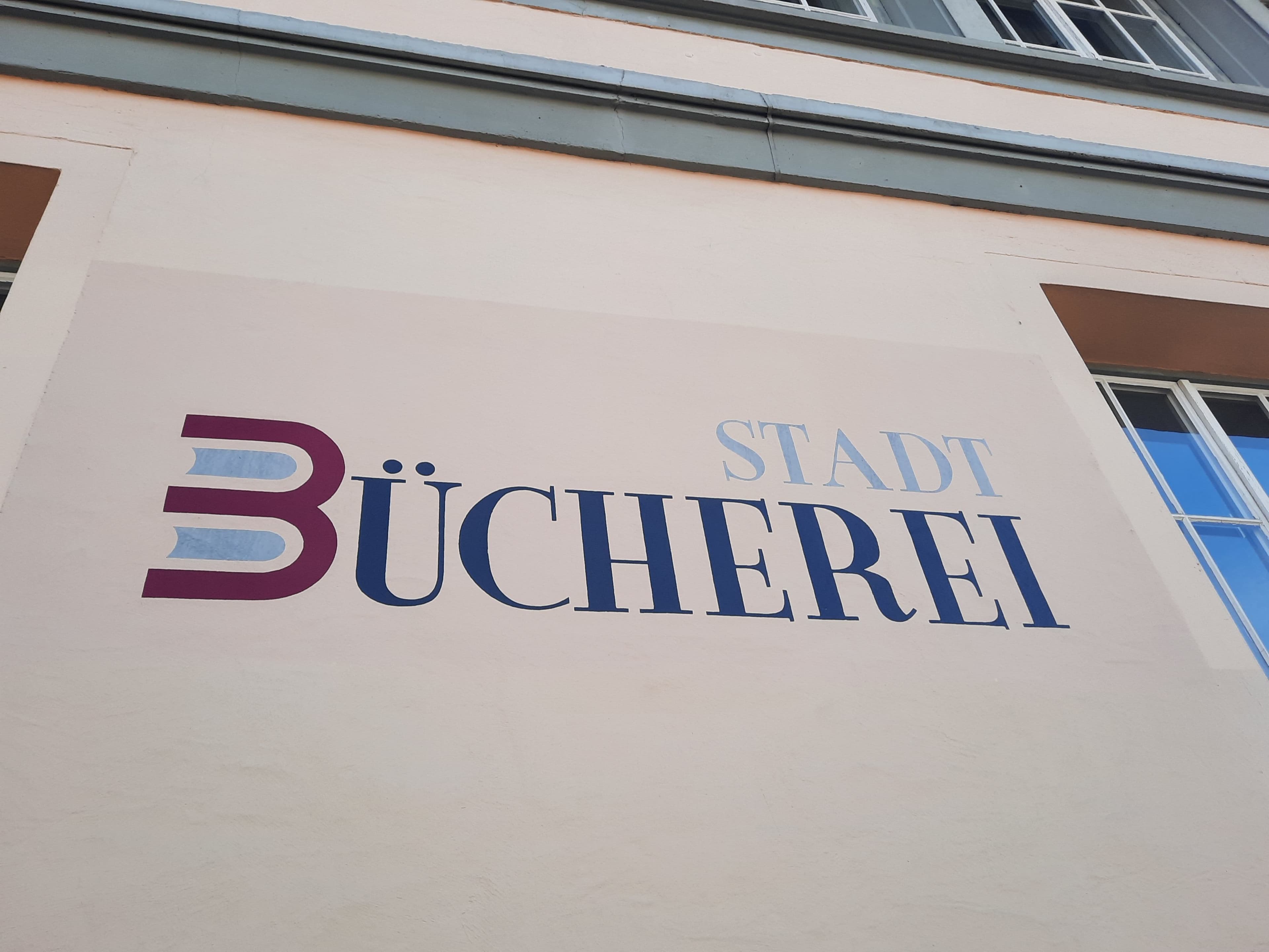 Stadtbücherei im Stadthaus, Austragungsort des Schreib-Wettbewerbs 2026. Stadtbücherei im Stadthaus, Austragungsort des Schreib-Wettbewerbs 2026.