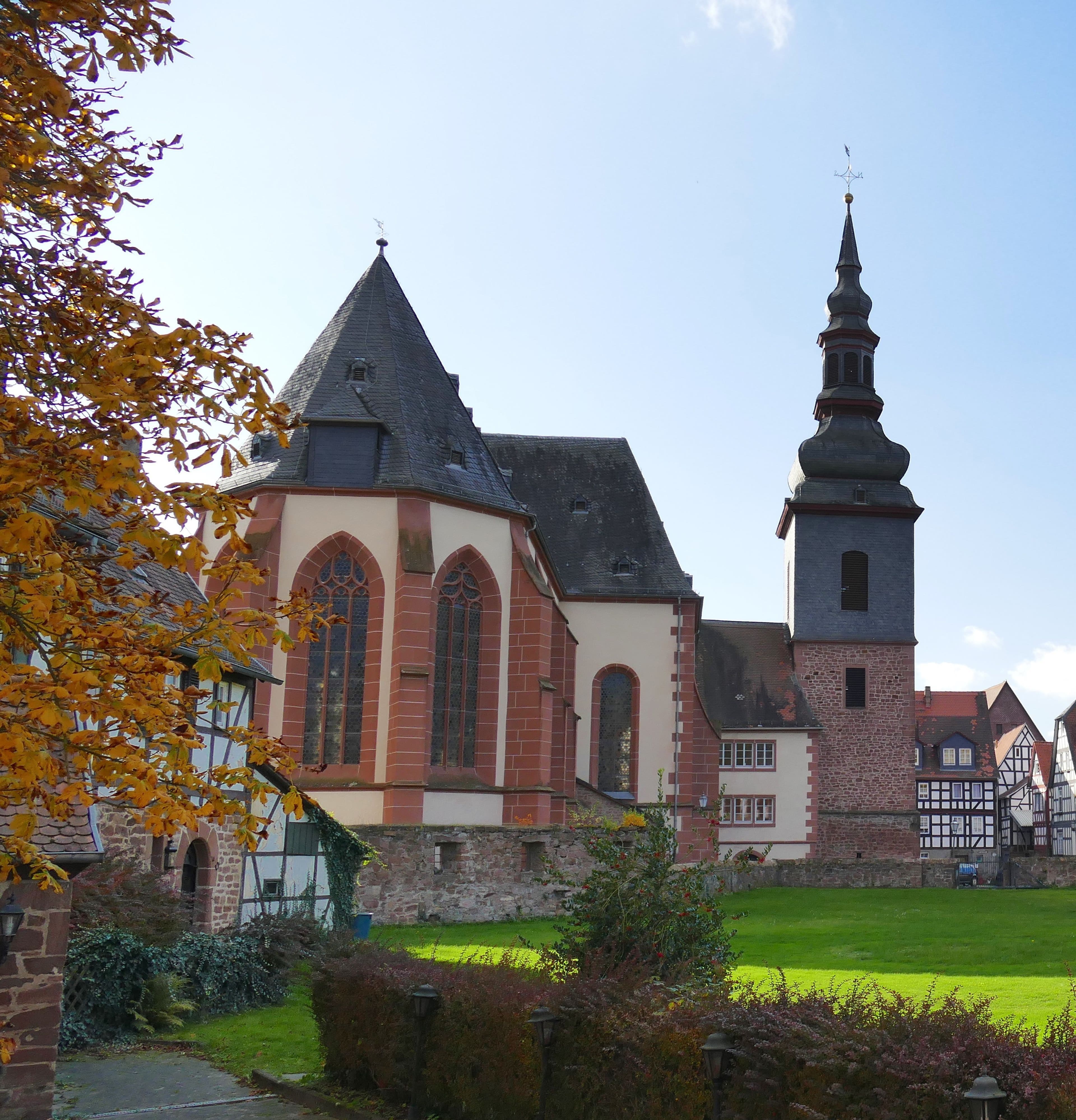 Erlebnisführung 'Zwischen Remigius und Reformation' beleuchtet kirchengeschichtliche Entwicklungen bis zur Reformation.