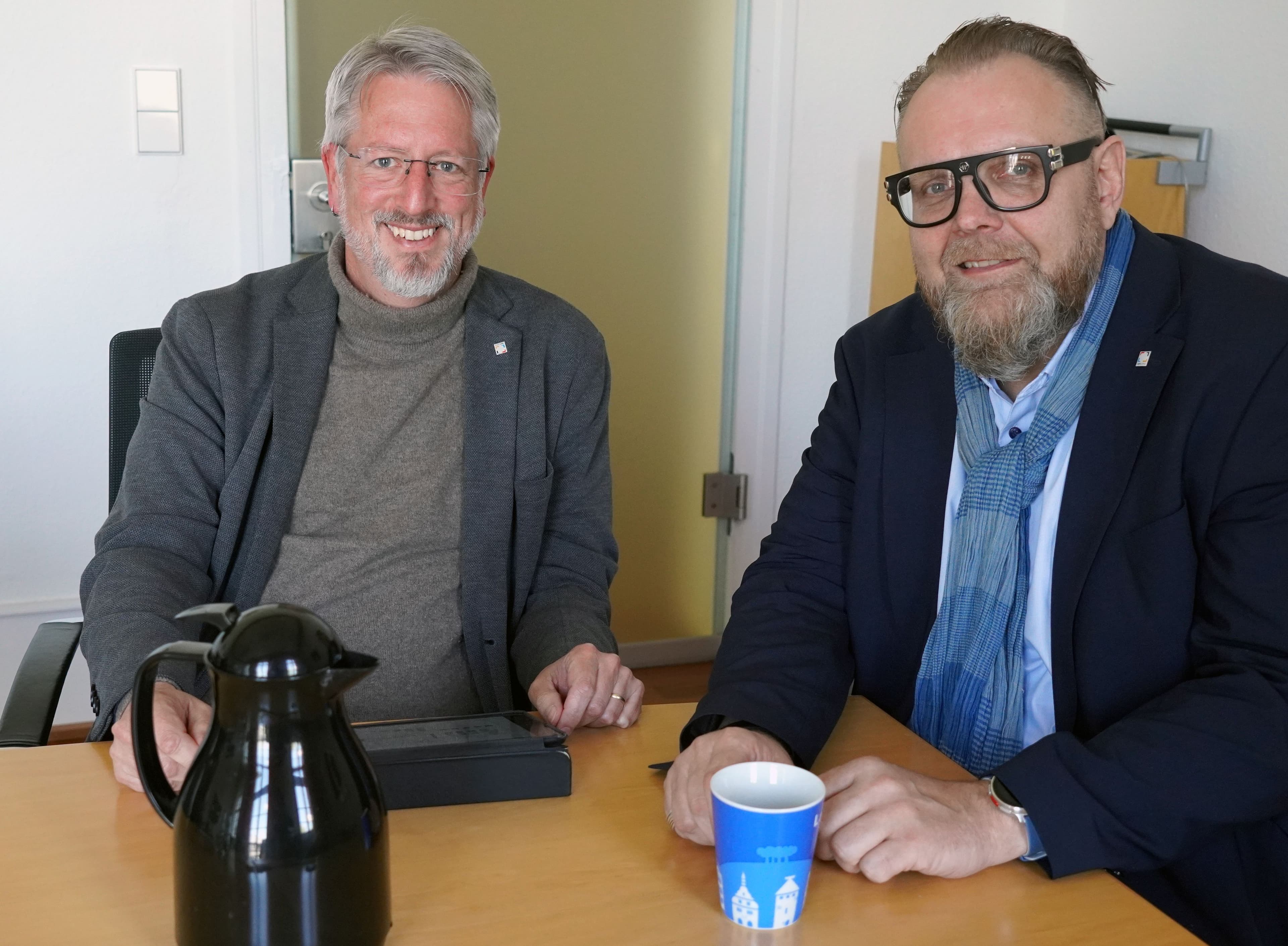 Tilman Petters und Guido Schöneboom laden zum Bürgergespräch im Juze Mietersheim ein.