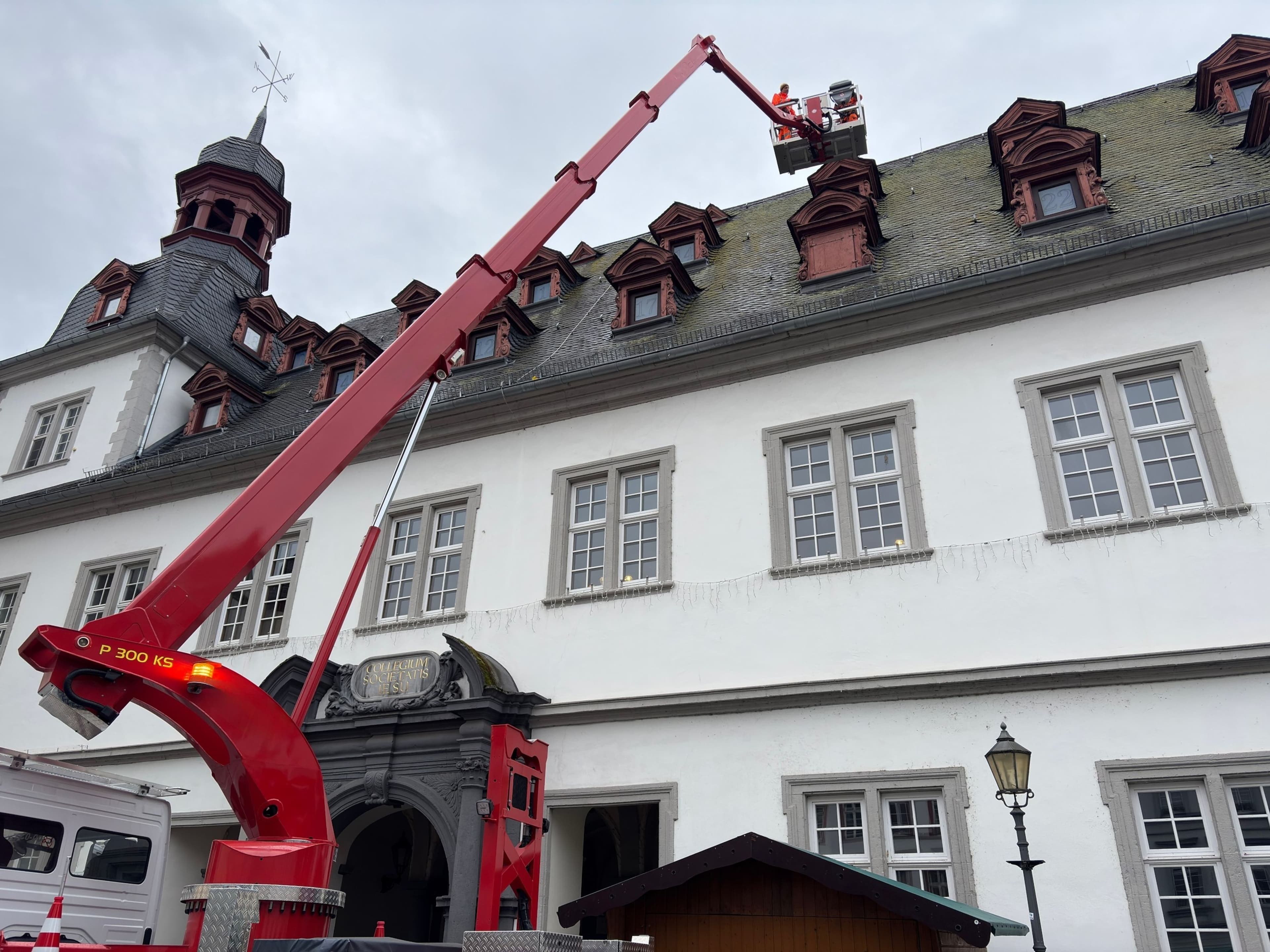 Koblenz erstrahlt mit größtem Adventskalender | Symbolbild