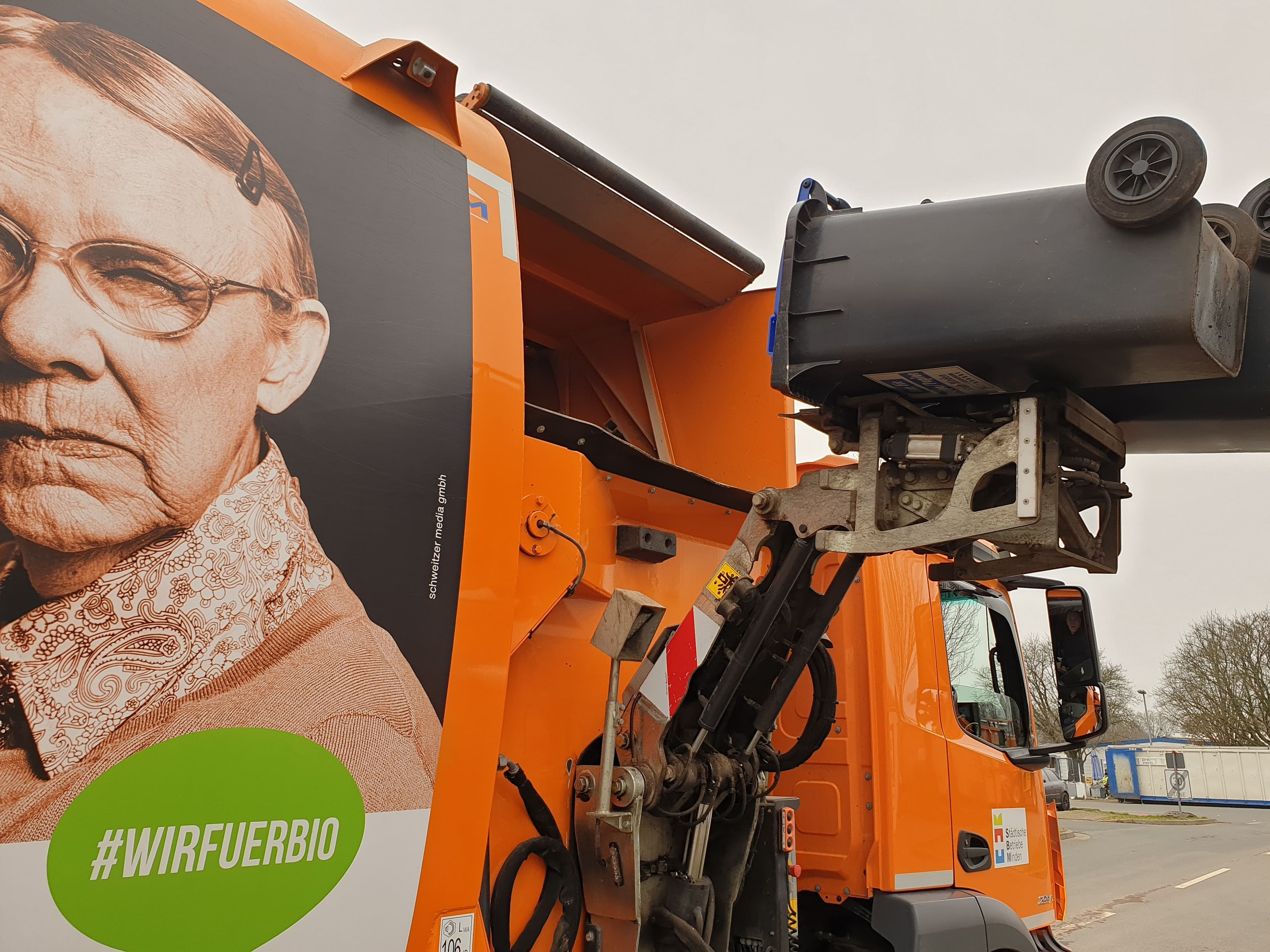 Abfallkalender 2026 informiert Bürger über Abfuhrtermine in Minden.