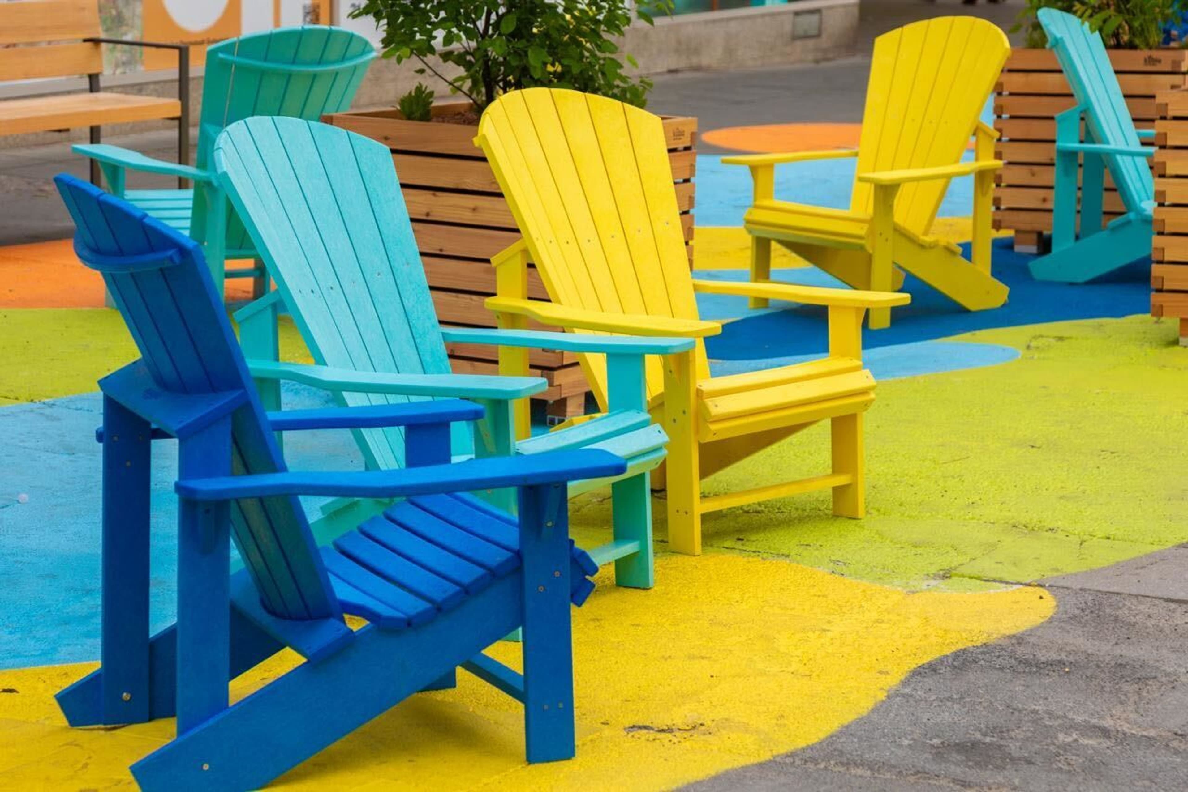 Bunter Treffpunkt auf dem Ernst-Ludwigs-Platz eröffnet | Symbolbild