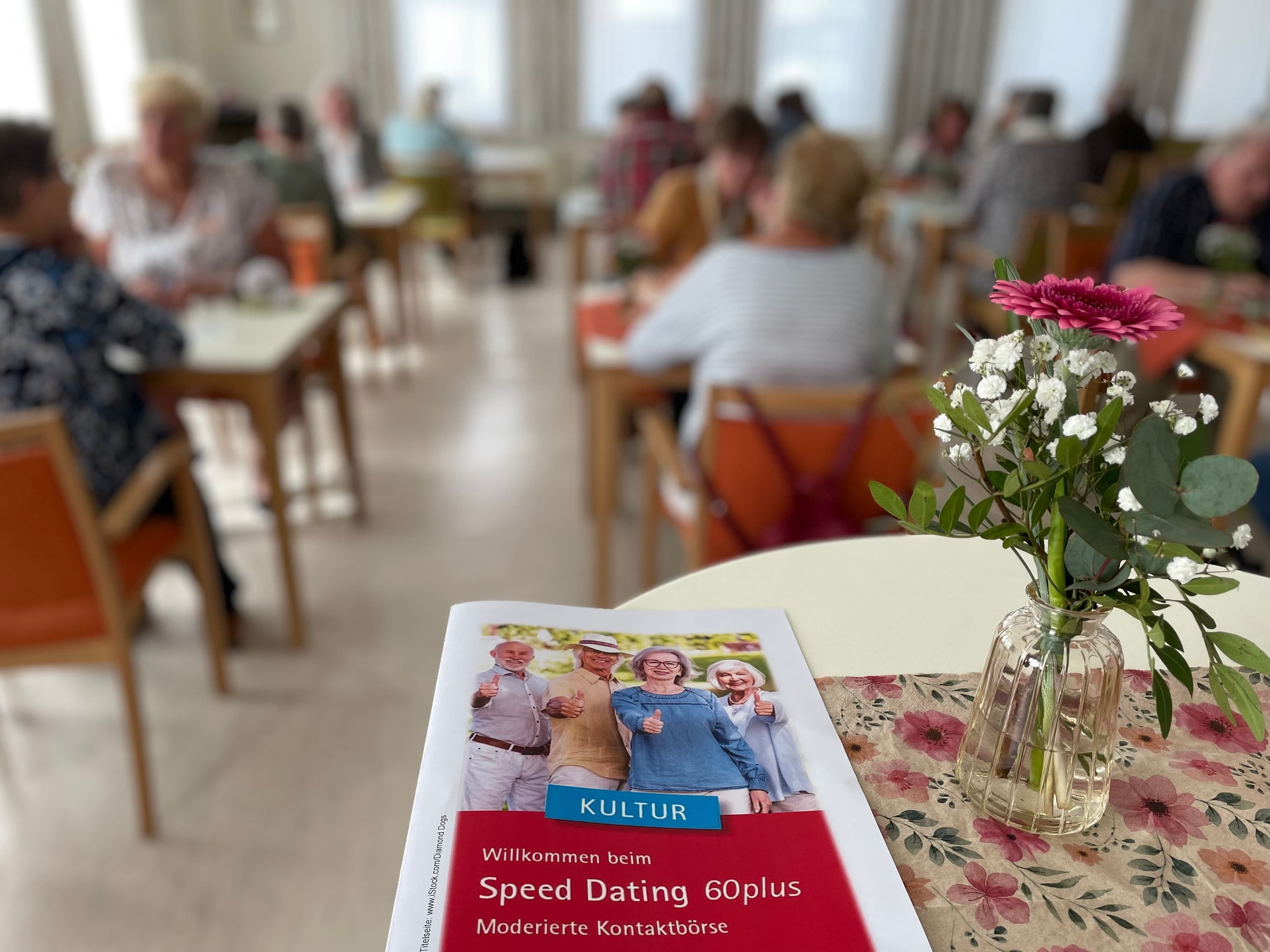 Das Speed-Dating 60plus in Lehrte bietet eine hervorragende Möglichkeit für Senioren, neue soziale Kontakte zu knüpfen und Freizeitaktivitäten gemeinsam zu gestalten.