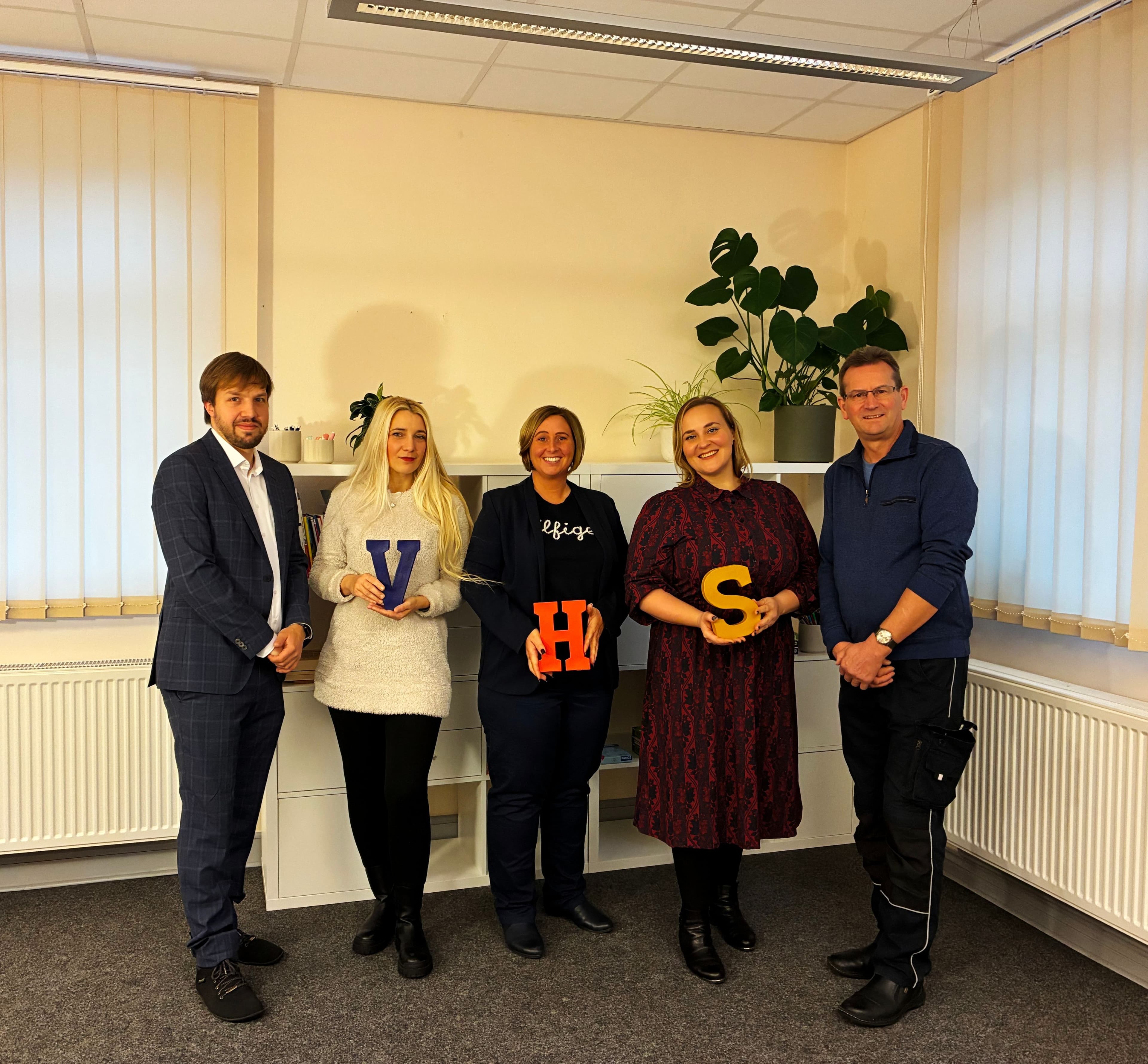 Programmstarthinweis der vhs Schleswig mit vielfältigem Kursangebot für das neue Semester.