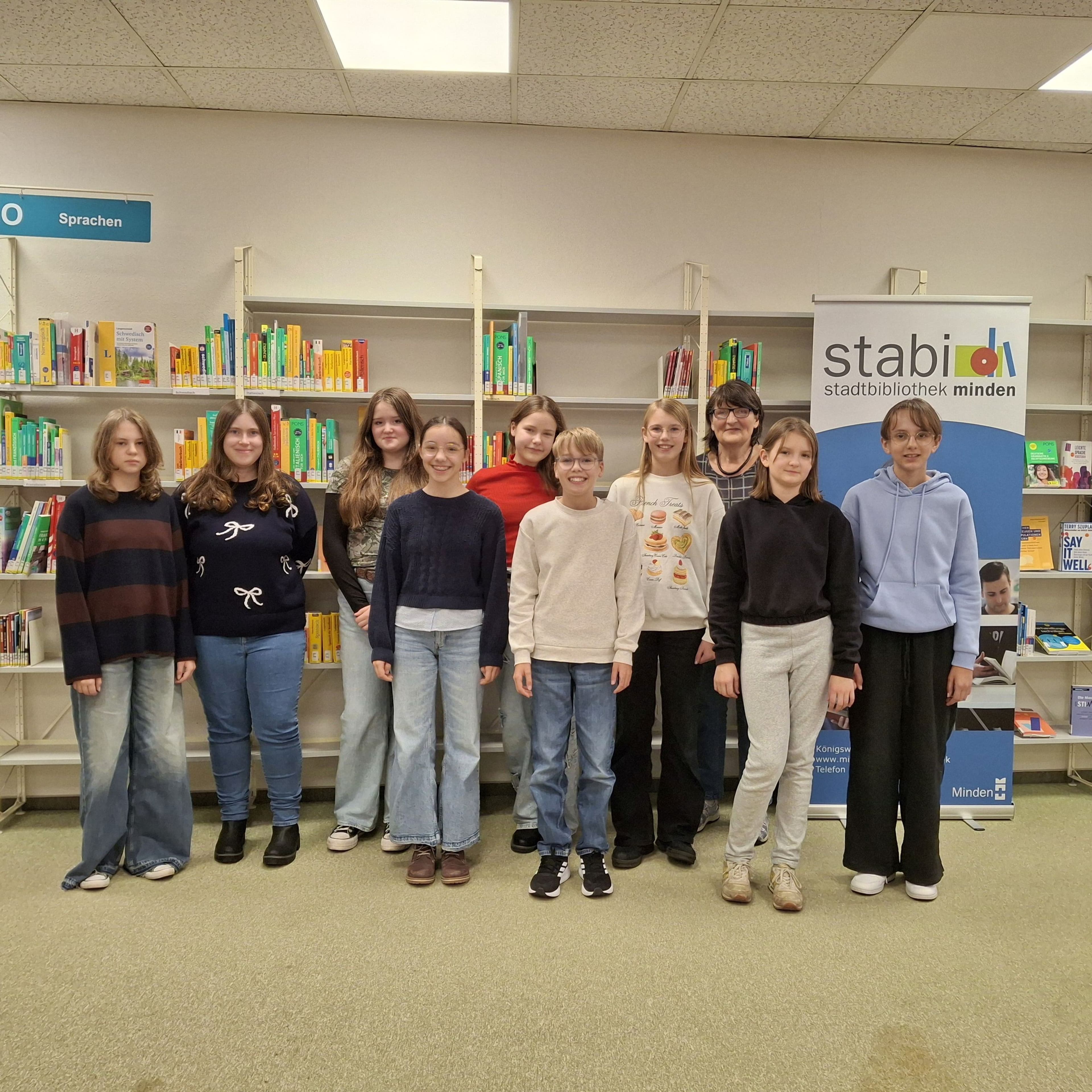 Schreibtalente beim Workshop „WortGEWALTIG“ in der Stadtbibliothek Minden, Oktober 2025.