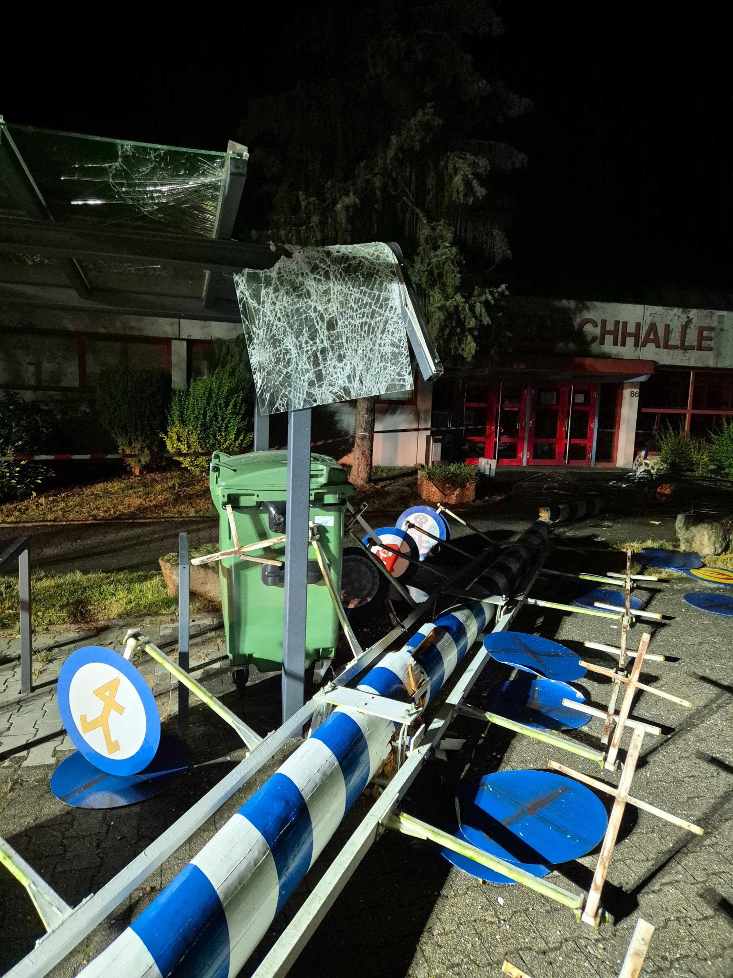Oberwürzbach setzt künftig auf Metall-Maibaum | Symbolbild
