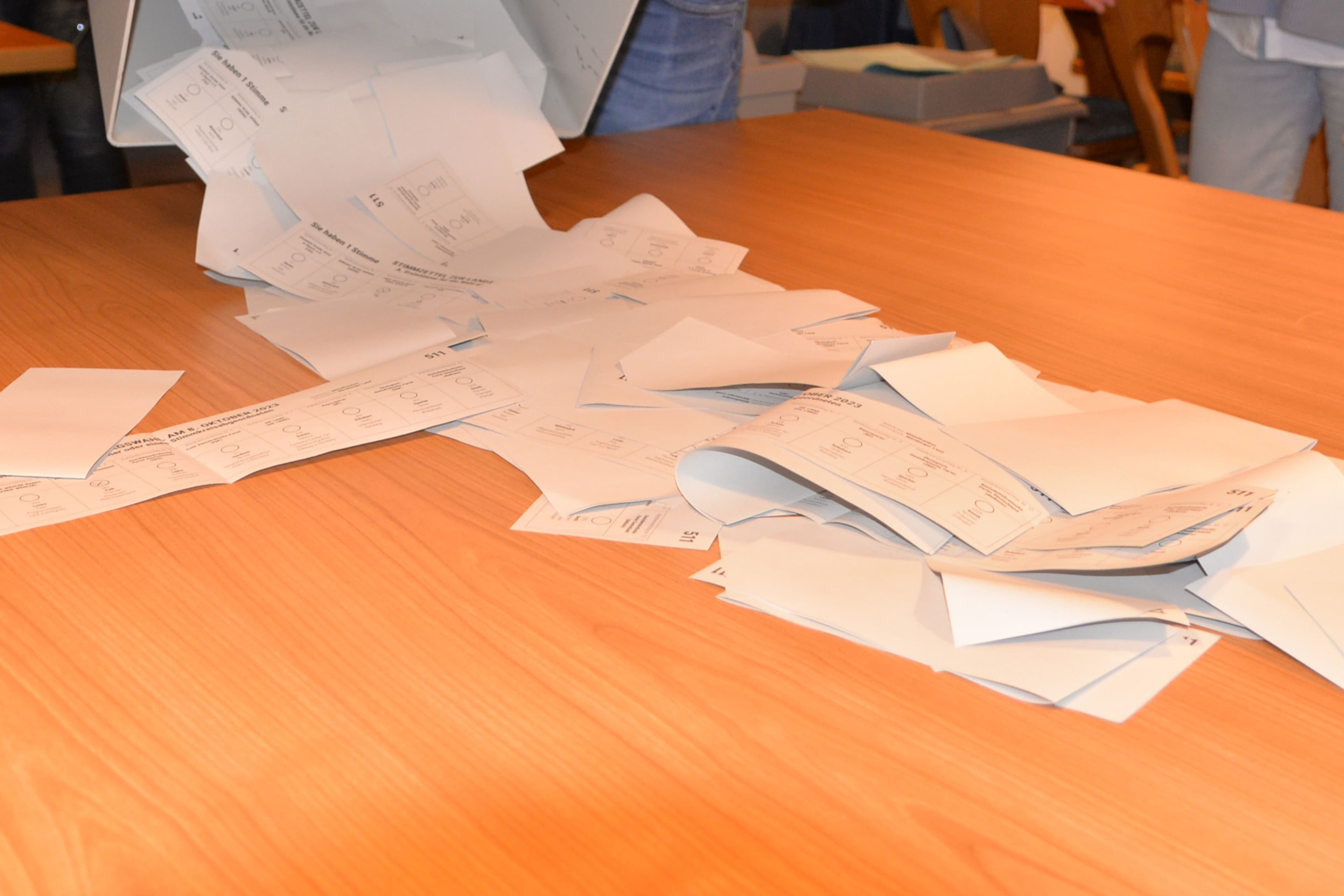 Symbolfoto zur Wahlhelfersuche der Stadt Lauf für die Kommunalwahlen 2026.