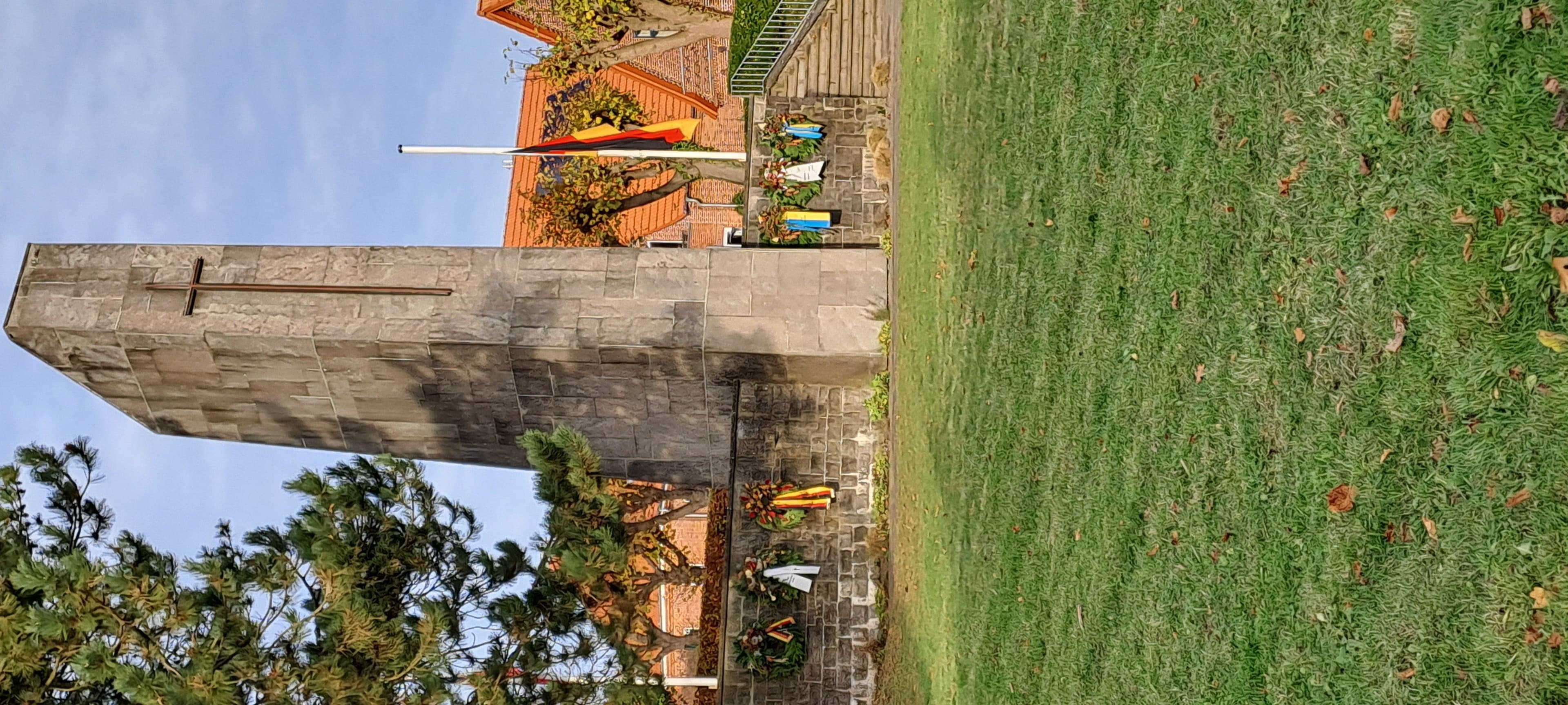 Gedenken am Volkstrauertag in Schleswig | Symbolbild