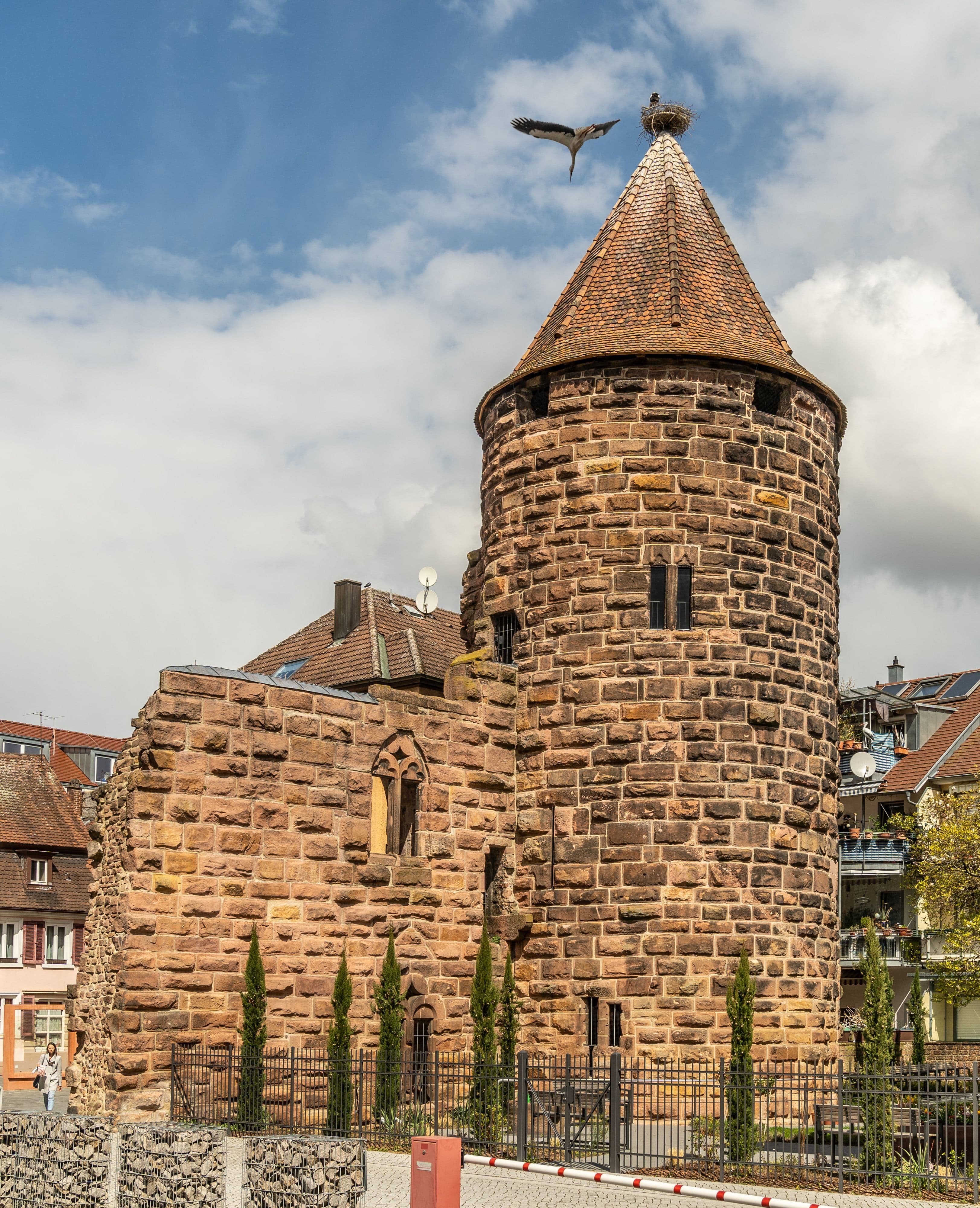 Storchenturm ist Teil der Führung „Vun allem ä weng“ und ein Wahrzeichen der Stadt Lahr., Führung durch das historische Lahr vermittelt Einblicke in die Geschichte der Stadt.