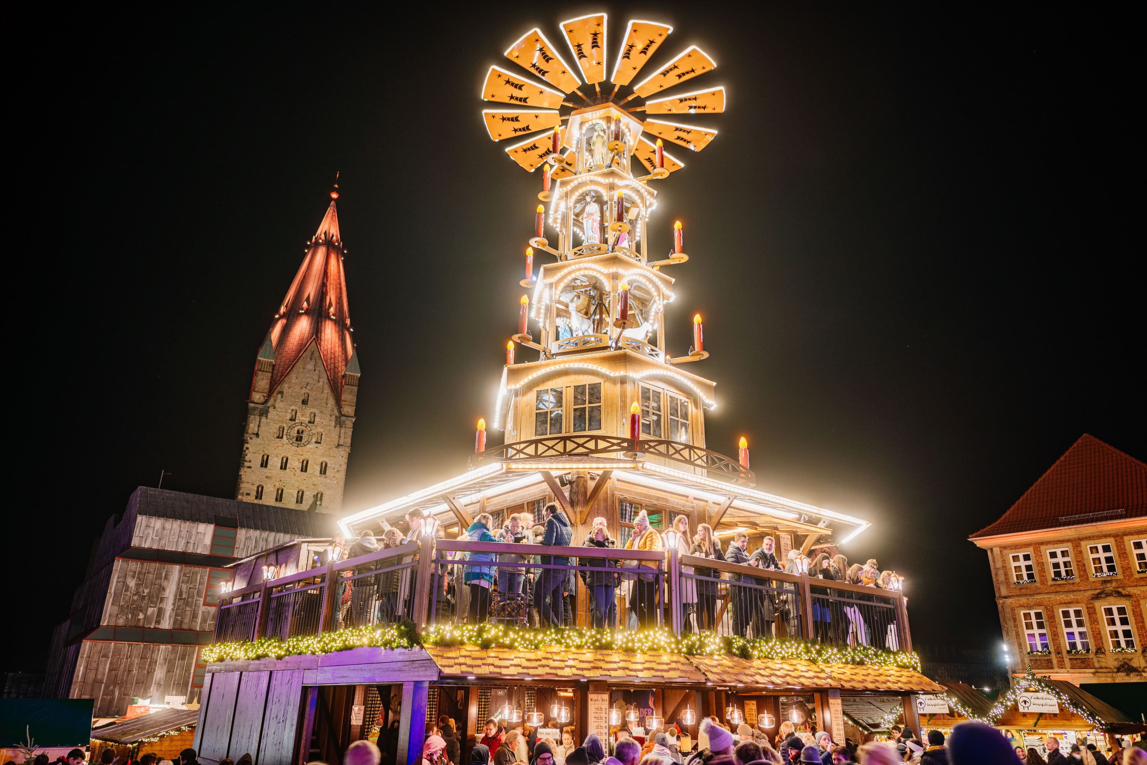 Paderborner Weihnachtsmarkt lädt Anbieter*innen zur Bewerbung für 2026 ein. Paderborner Weihnachtsmarkt lädt Anbieter*innen zur Bewerbung für 2026 ein.