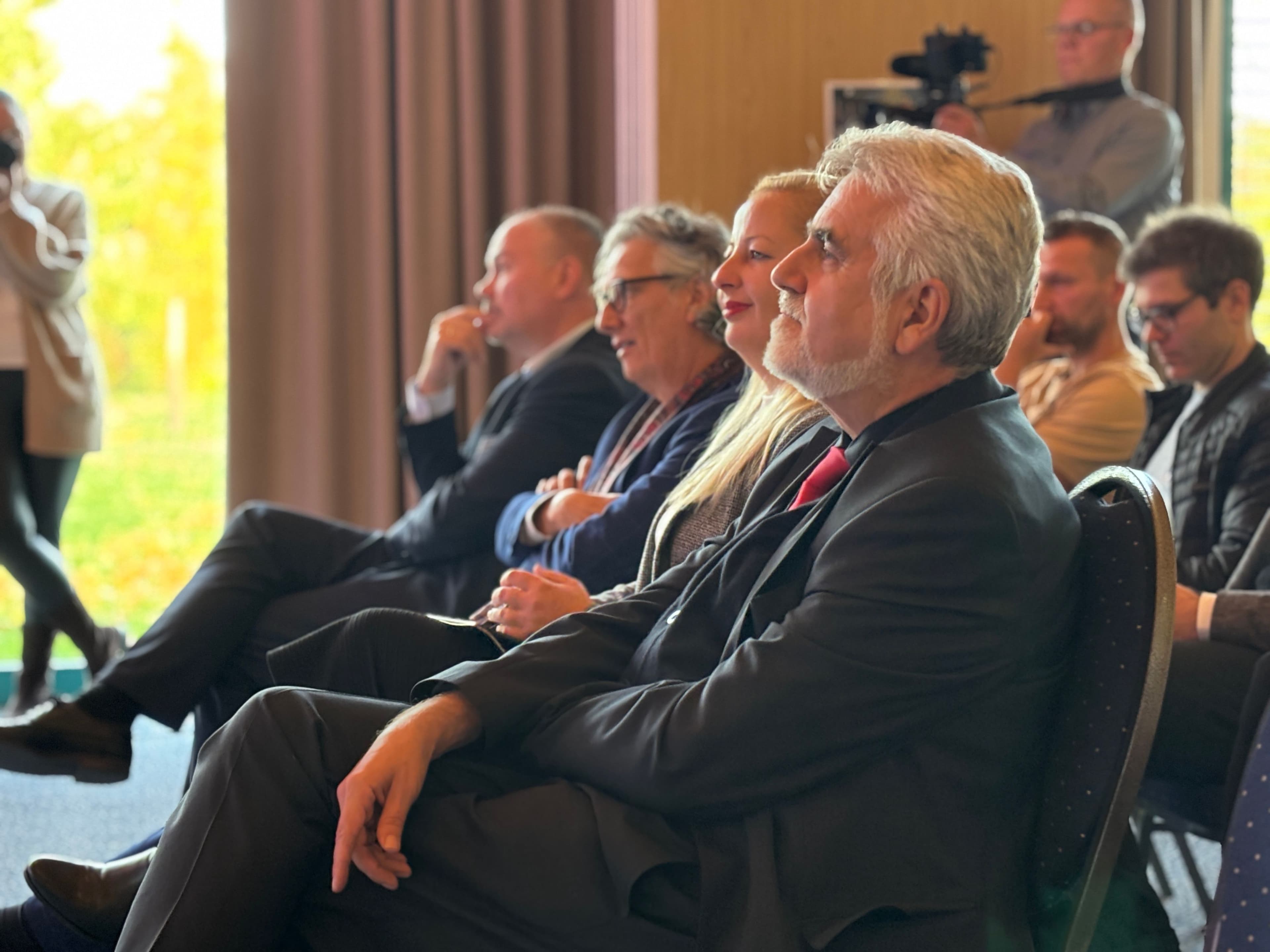 Wissenschaft trifft Wirtschaft: Zukunft gestalten | Symbolbild