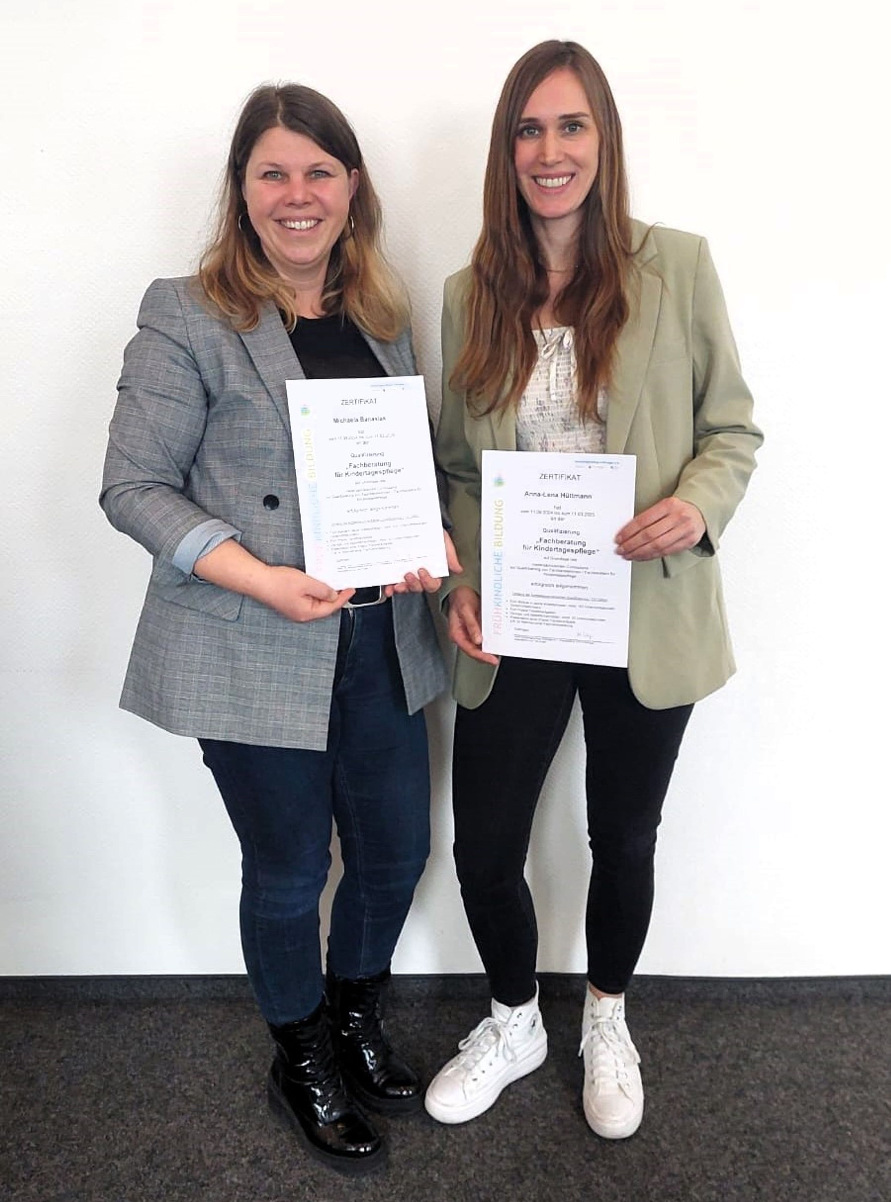 Die Fachberaterinnen Michaela Banasiak und Anna-Lena Hüttmann stärken die Kindertagespflege in Delmenhorst.